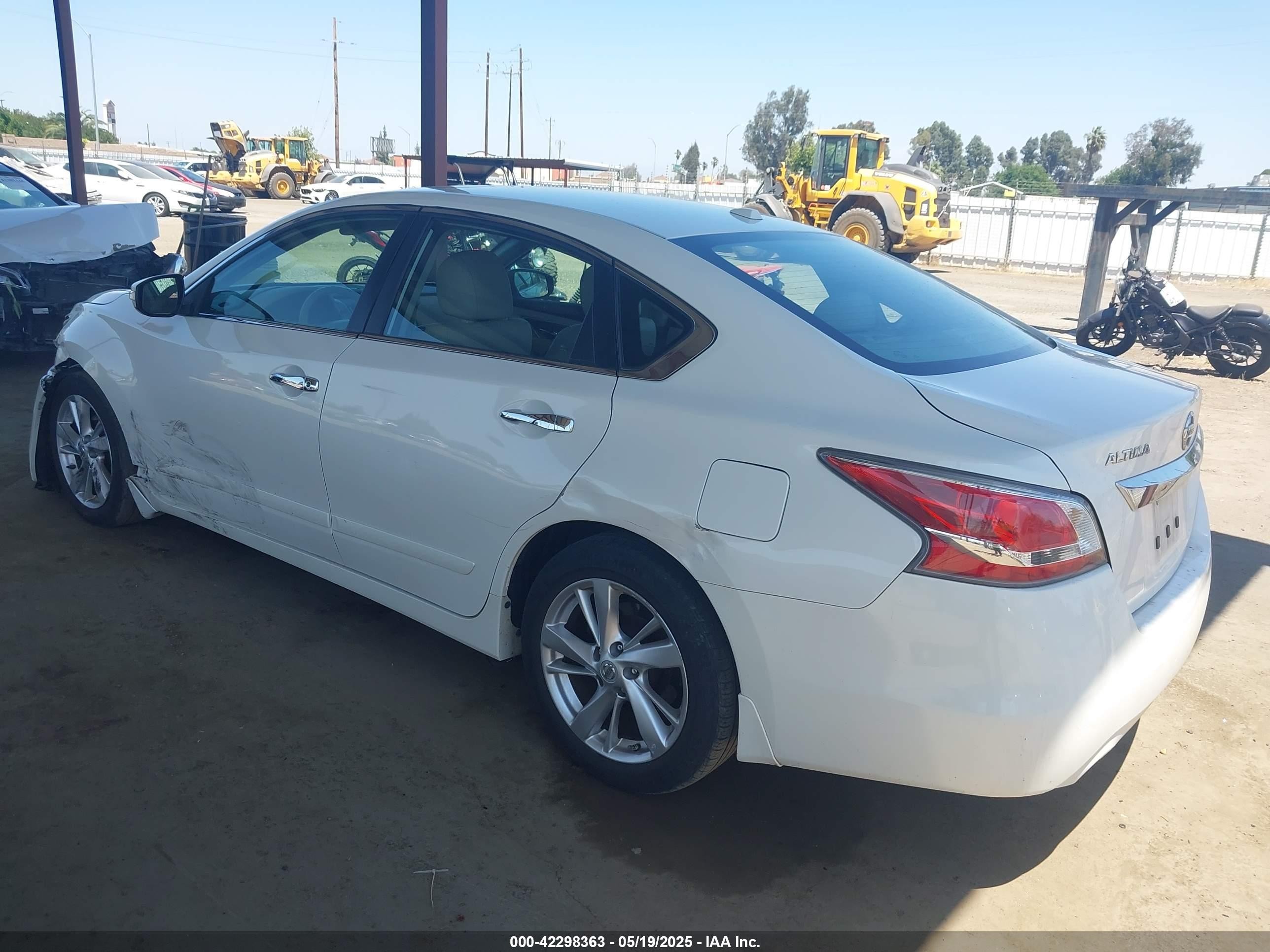 2015 Nissan Altima 2.5/2.5 S/2.5 Sl/2.5 Sv Белый vin: 1N4AL3AP9FN865575