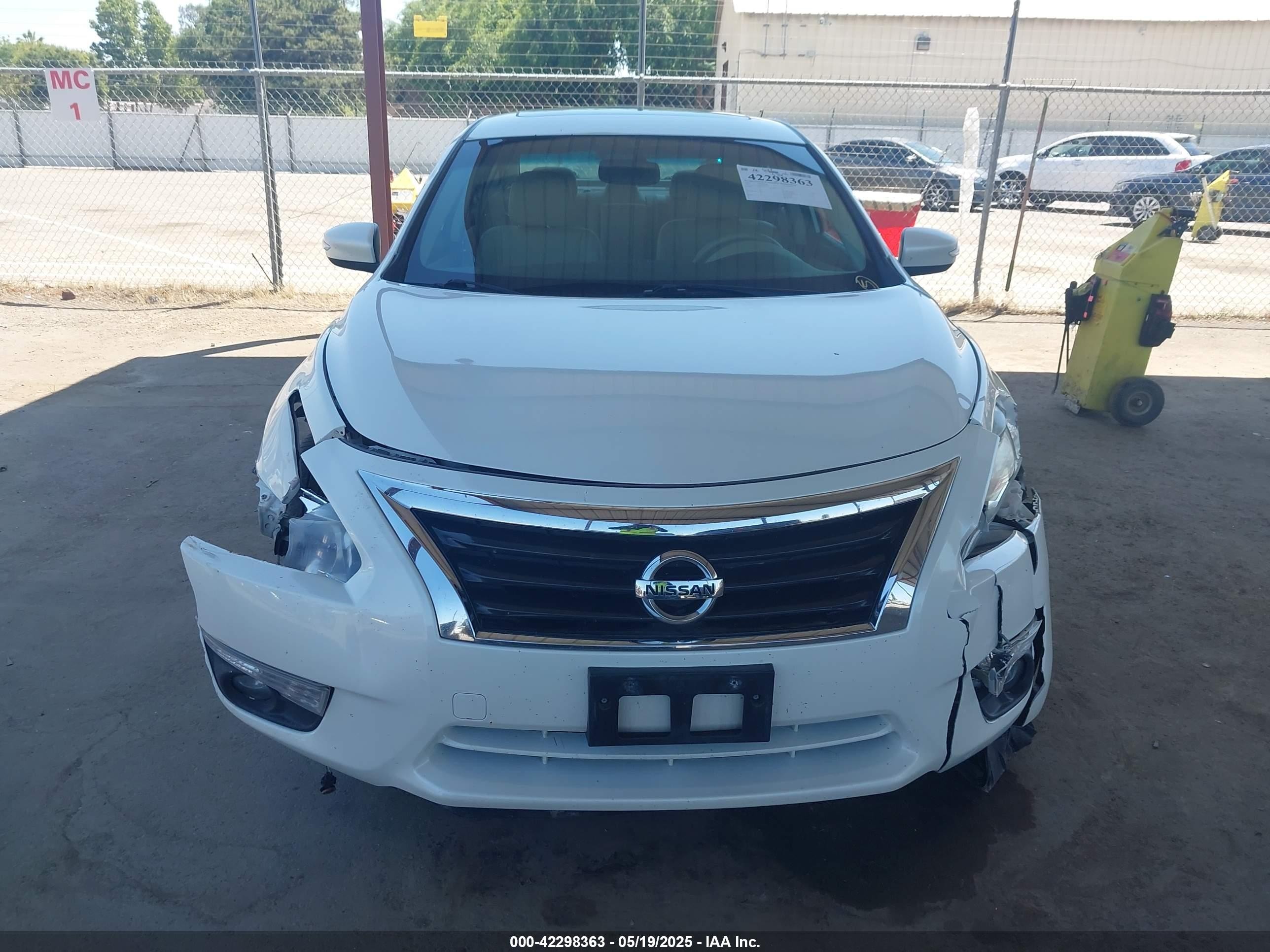 2015 Nissan Altima 2.5/2.5 S/2.5 Sl/2.5 Sv Белый vin: 1N4AL3AP9FN865575