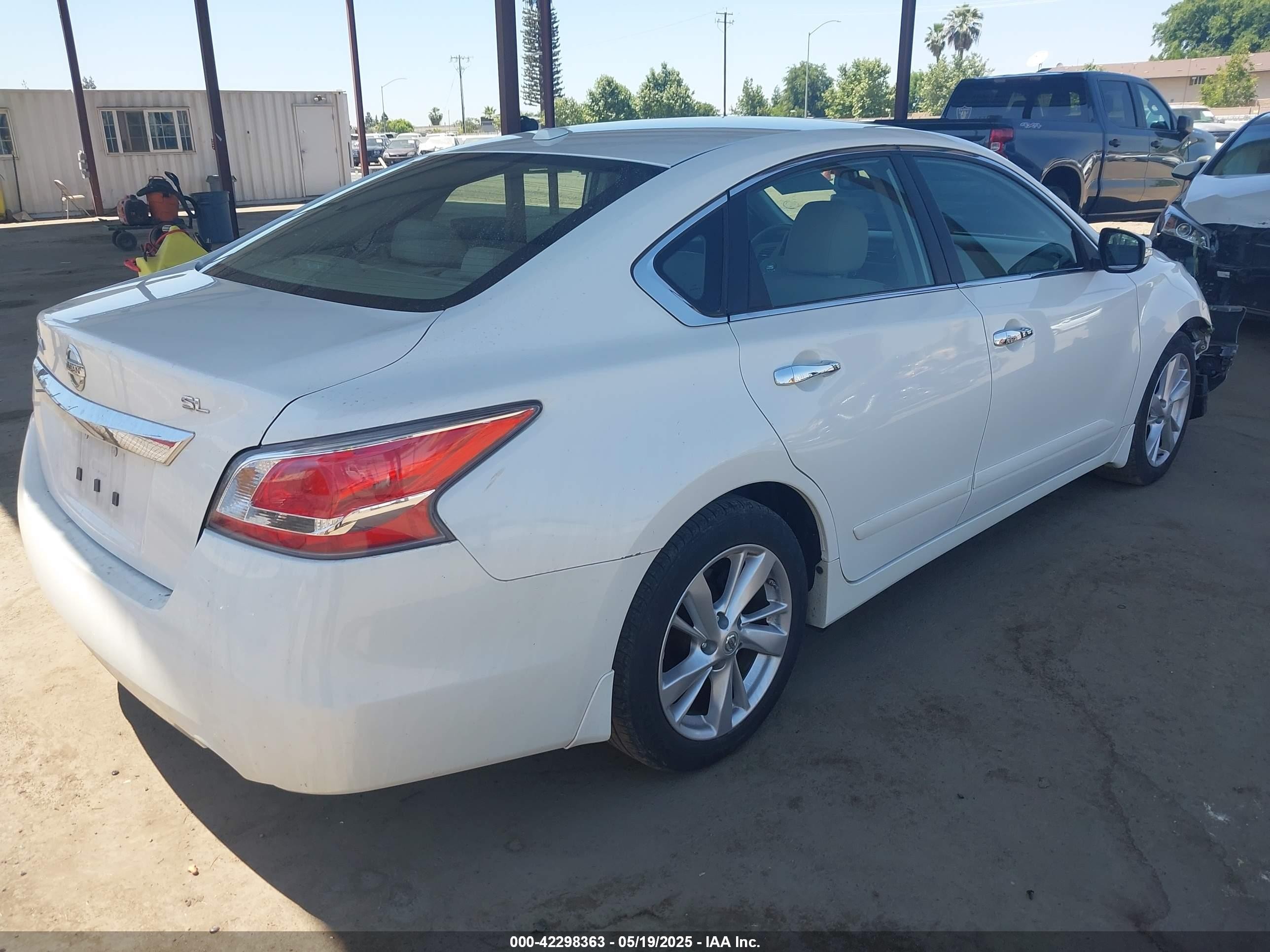2015 Nissan Altima 2.5/2.5 S/2.5 Sl/2.5 Sv Белый vin: 1N4AL3AP9FN865575