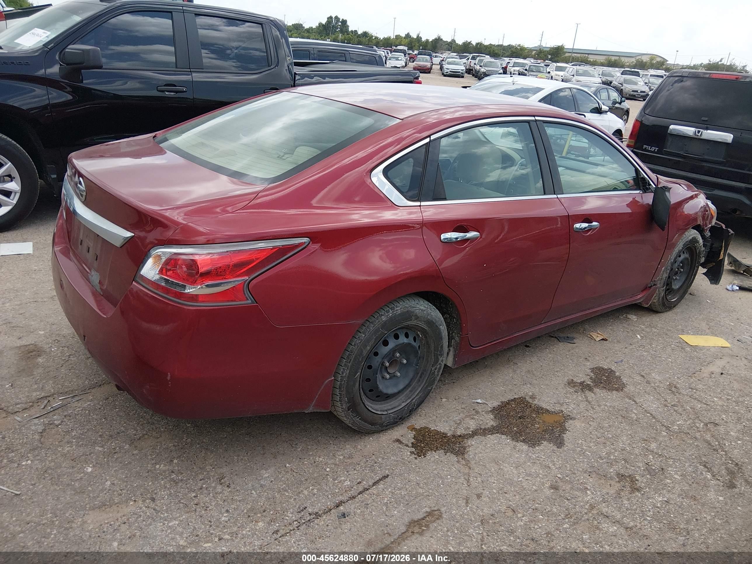 2015 Nissan Altima 2.5 S Maroon vin: 1N4AL3AP9FN882375