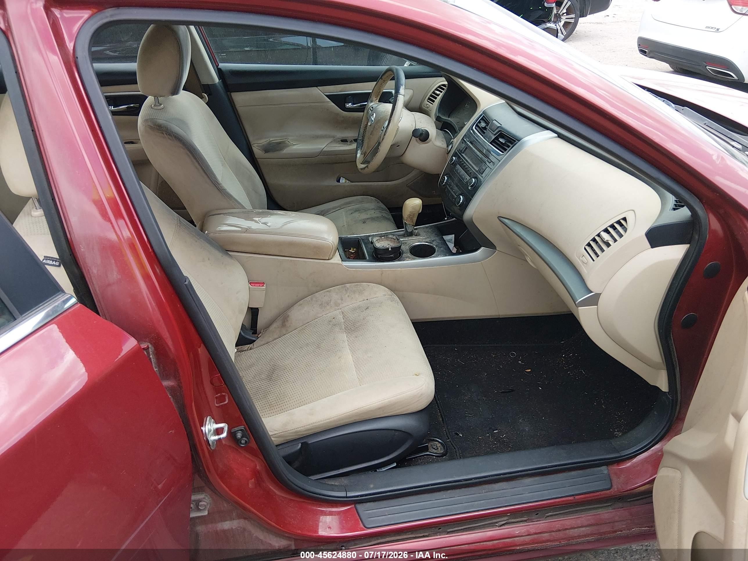 2015 Nissan Altima 2.5 S Maroon vin: 1N4AL3AP9FN882375