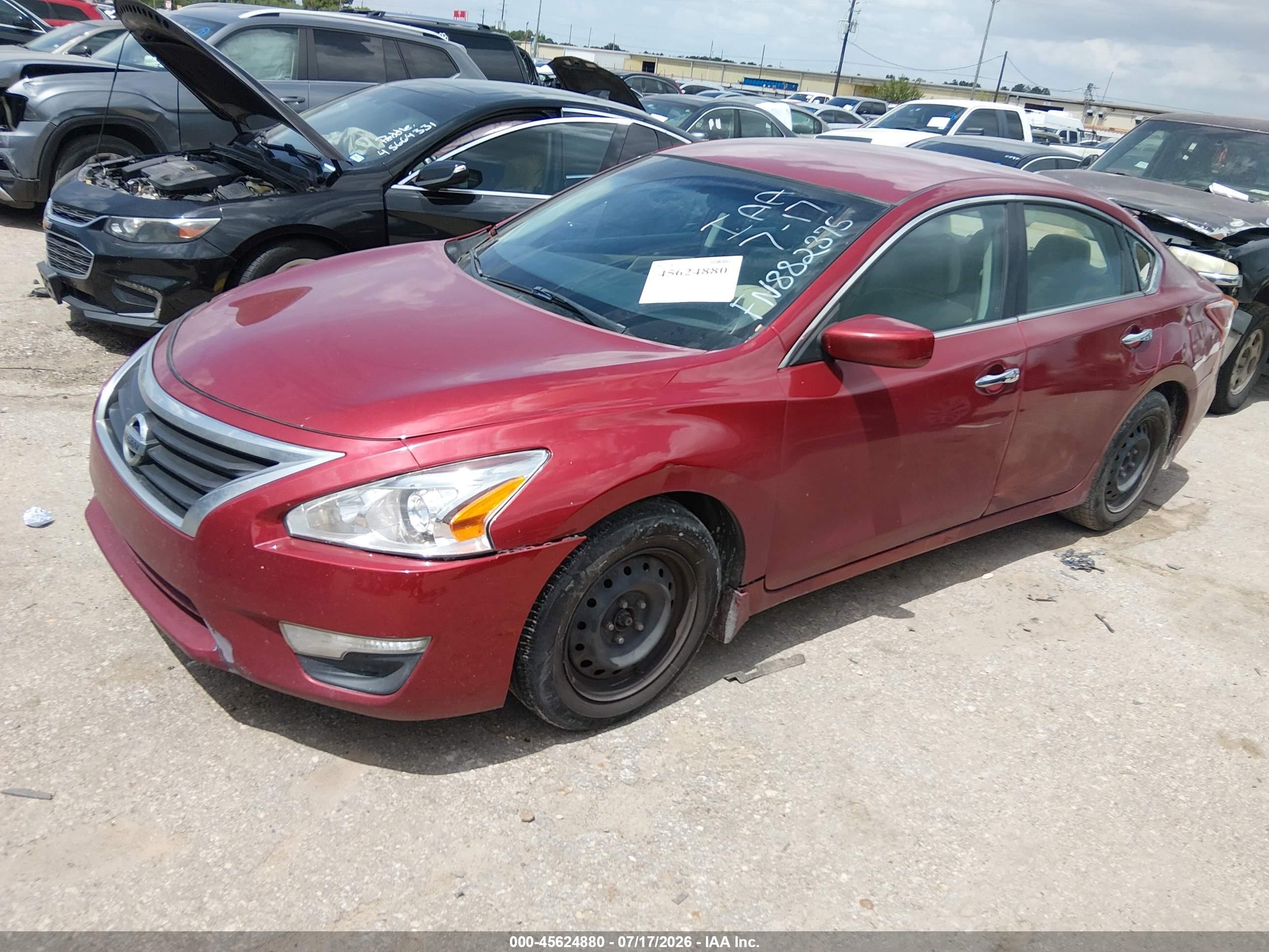 2015 Nissan Altima 2.5 S Maroon vin: 1N4AL3AP9FN882375