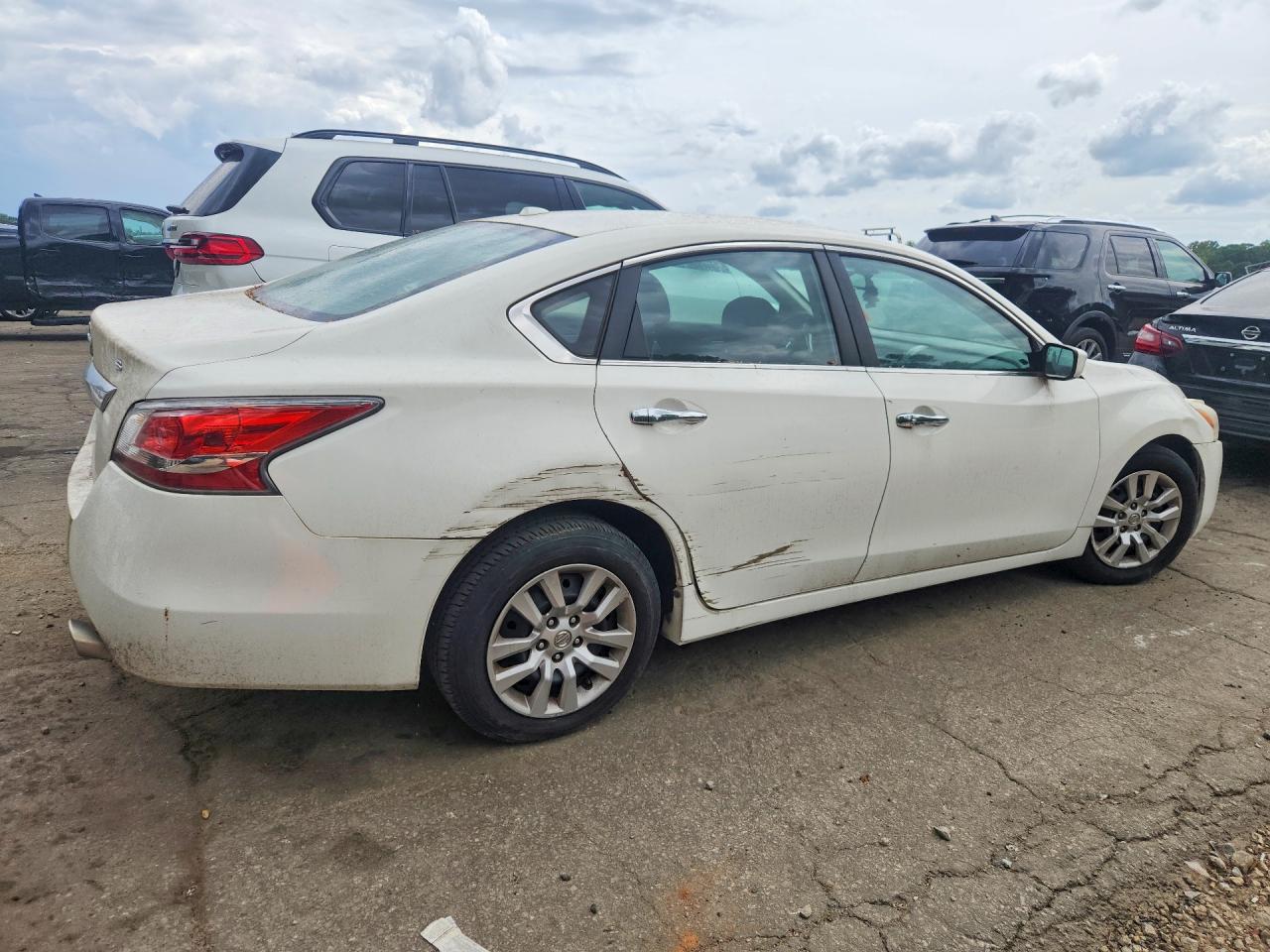 2015 Nissan Altima 2.5 S Белый vin: 1N4AL3AP9FN896468