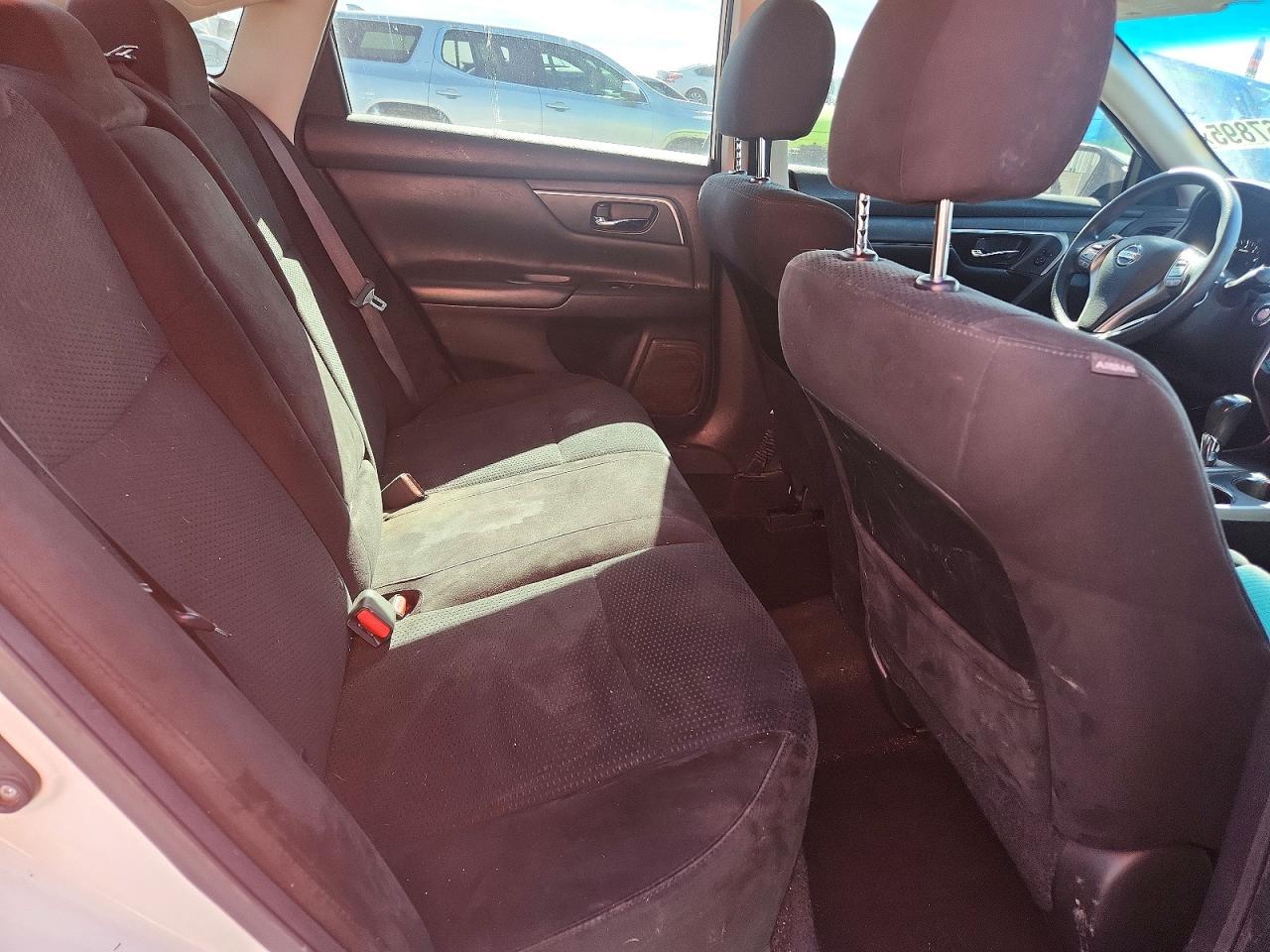 2015 Nissan Altima 2.5 S White vin: 1N4AL3AP9FN906397