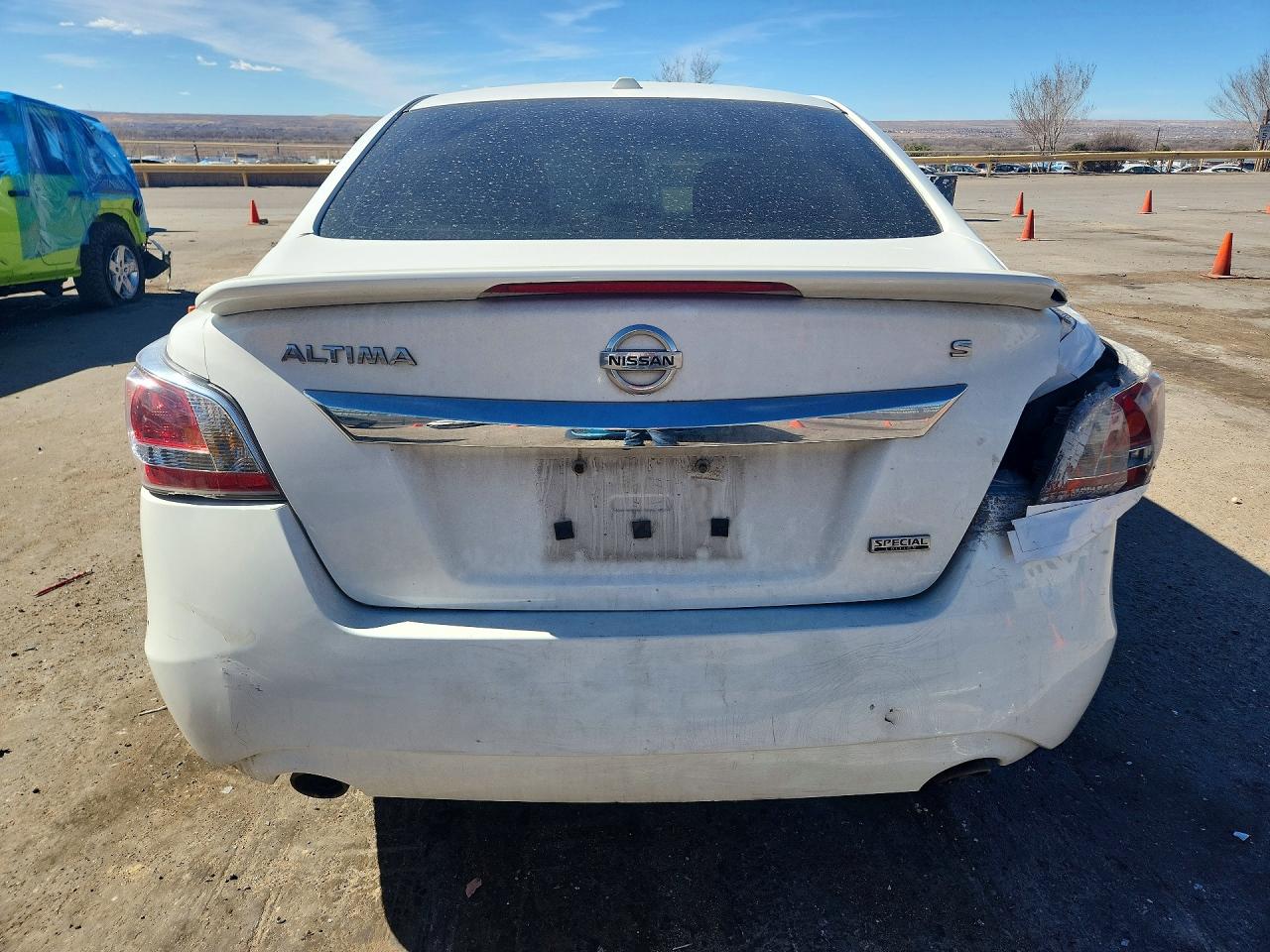 2015 Nissan Altima 2.5 S White vin: 1N4AL3AP9FN906397