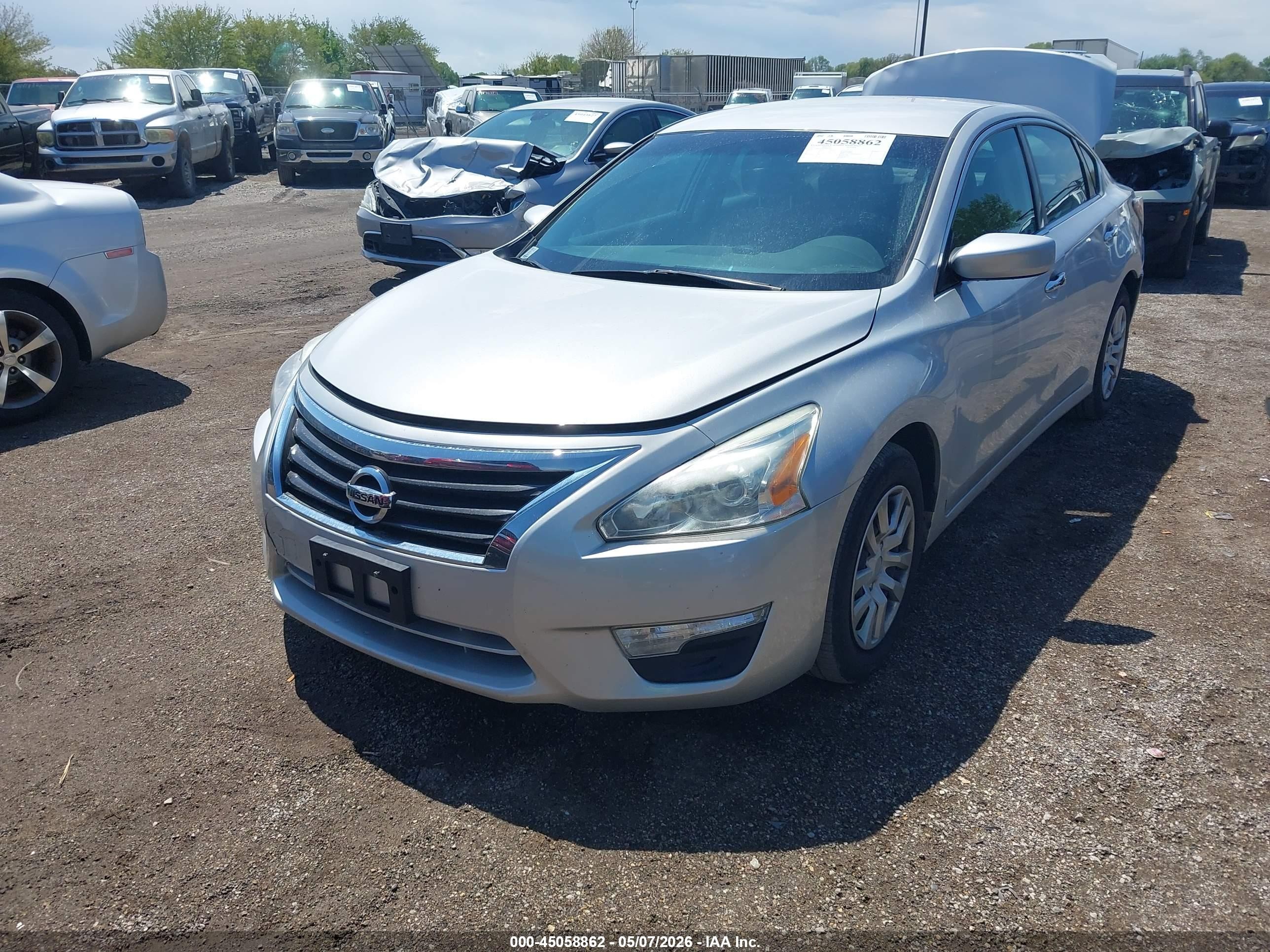 2015 Nissan Altima 2.5 S Silver vin: 1N4AL3AP9FN907338