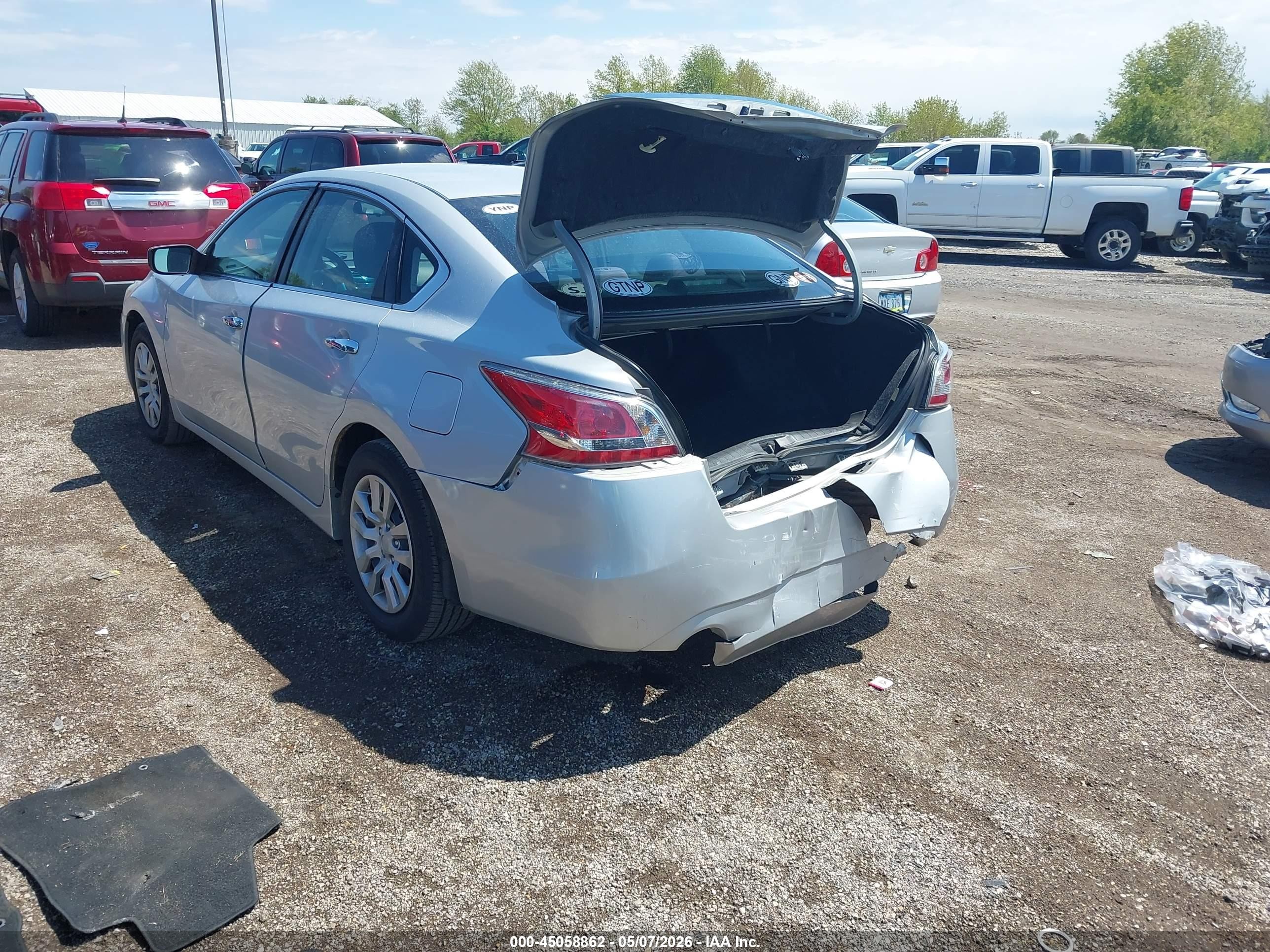 2015 Nissan Altima 2.5 S Silver vin: 1N4AL3AP9FN907338