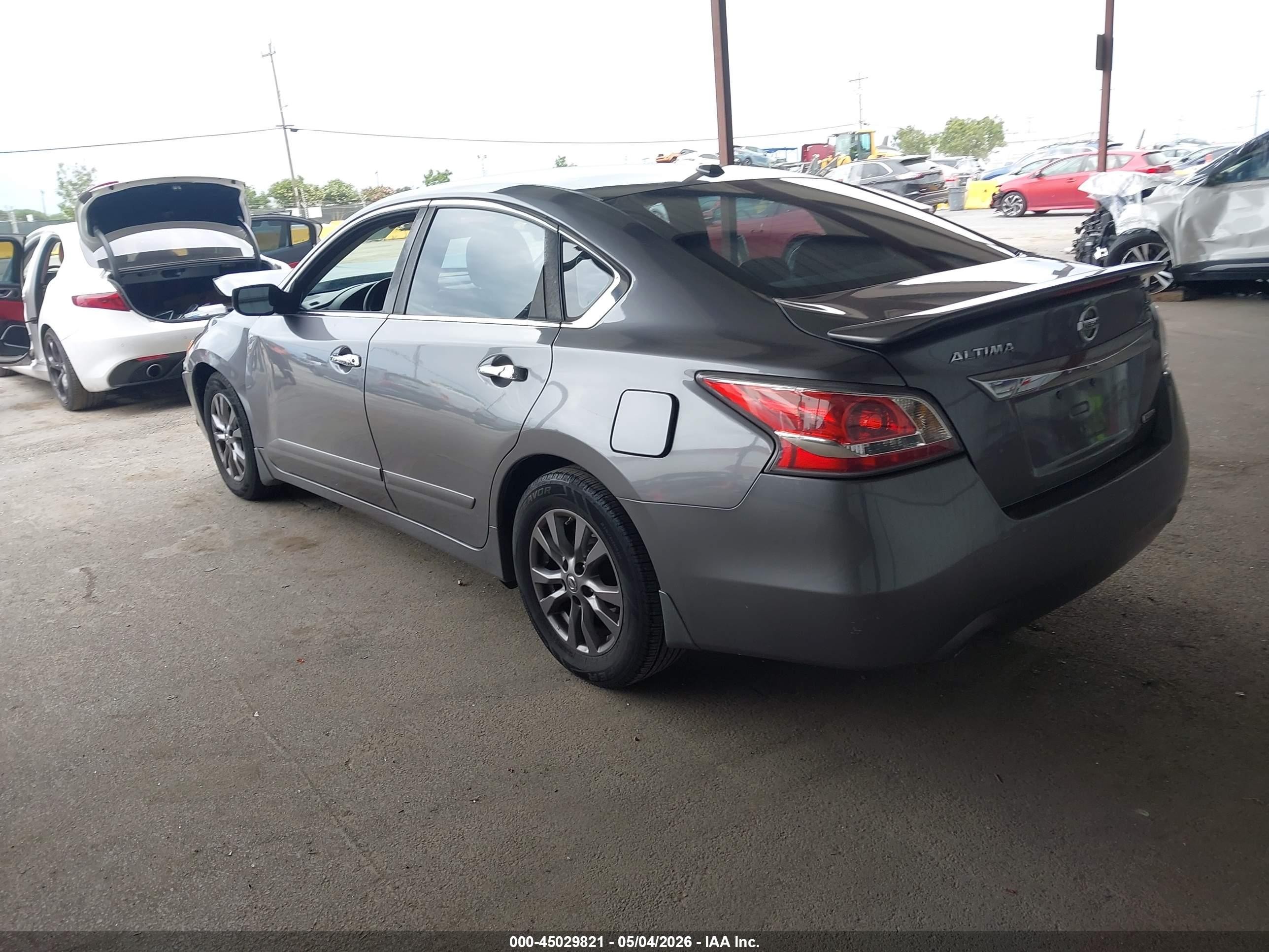 2015 Nissan Altima 2.5 S Серый vin: 1N4AL3AP9FN919246