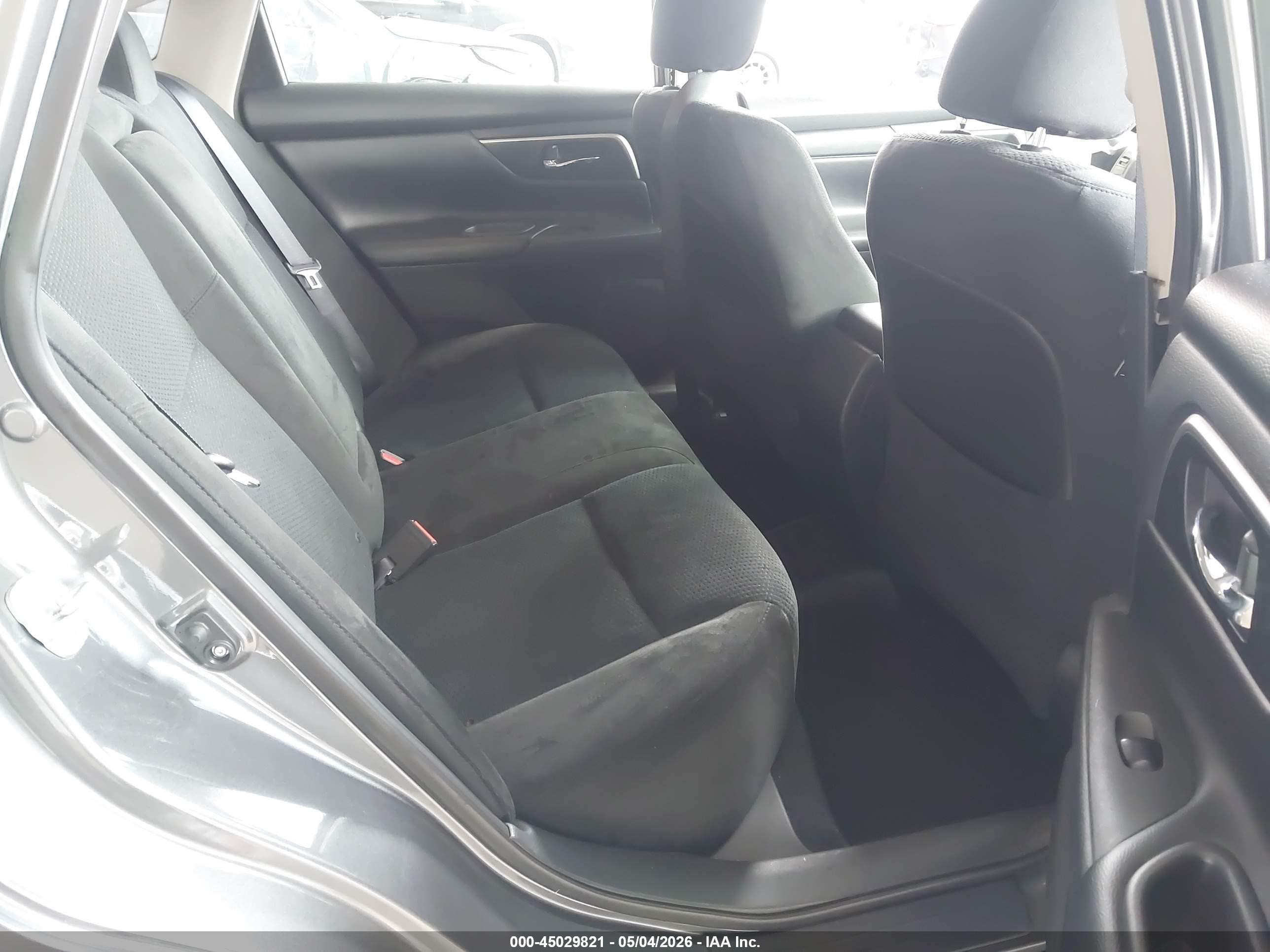 2015 Nissan Altima 2.5 S Серый vin: 1N4AL3AP9FN919246