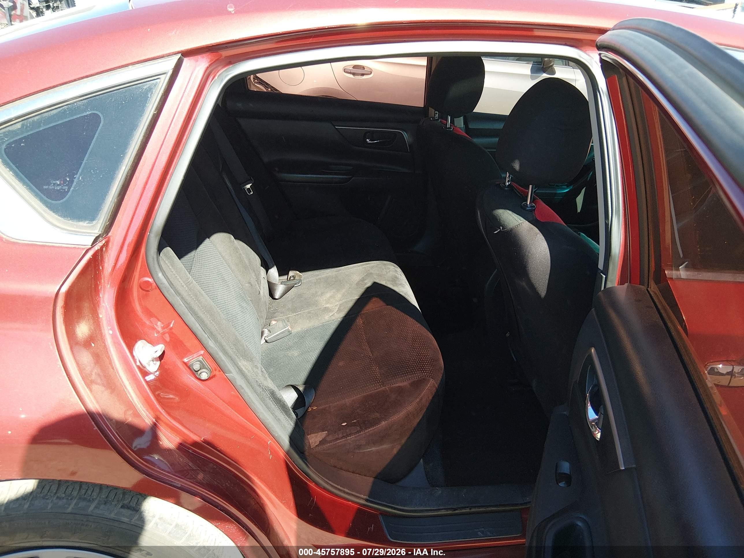 2015 Nissan Altima 2.5 S Red vin: 1N4AL3AP9FN922776