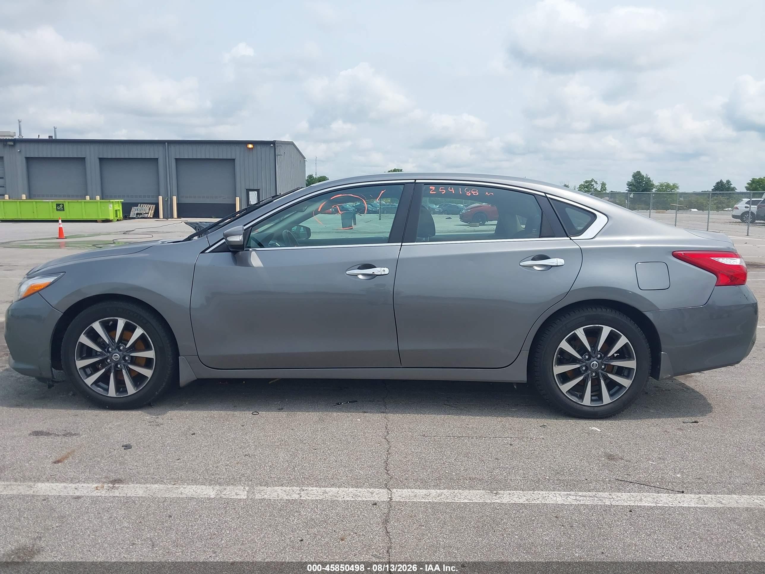 2016 Nissan Altima 2.5 Sv Серый vin: 1N4AL3AP9GC182725