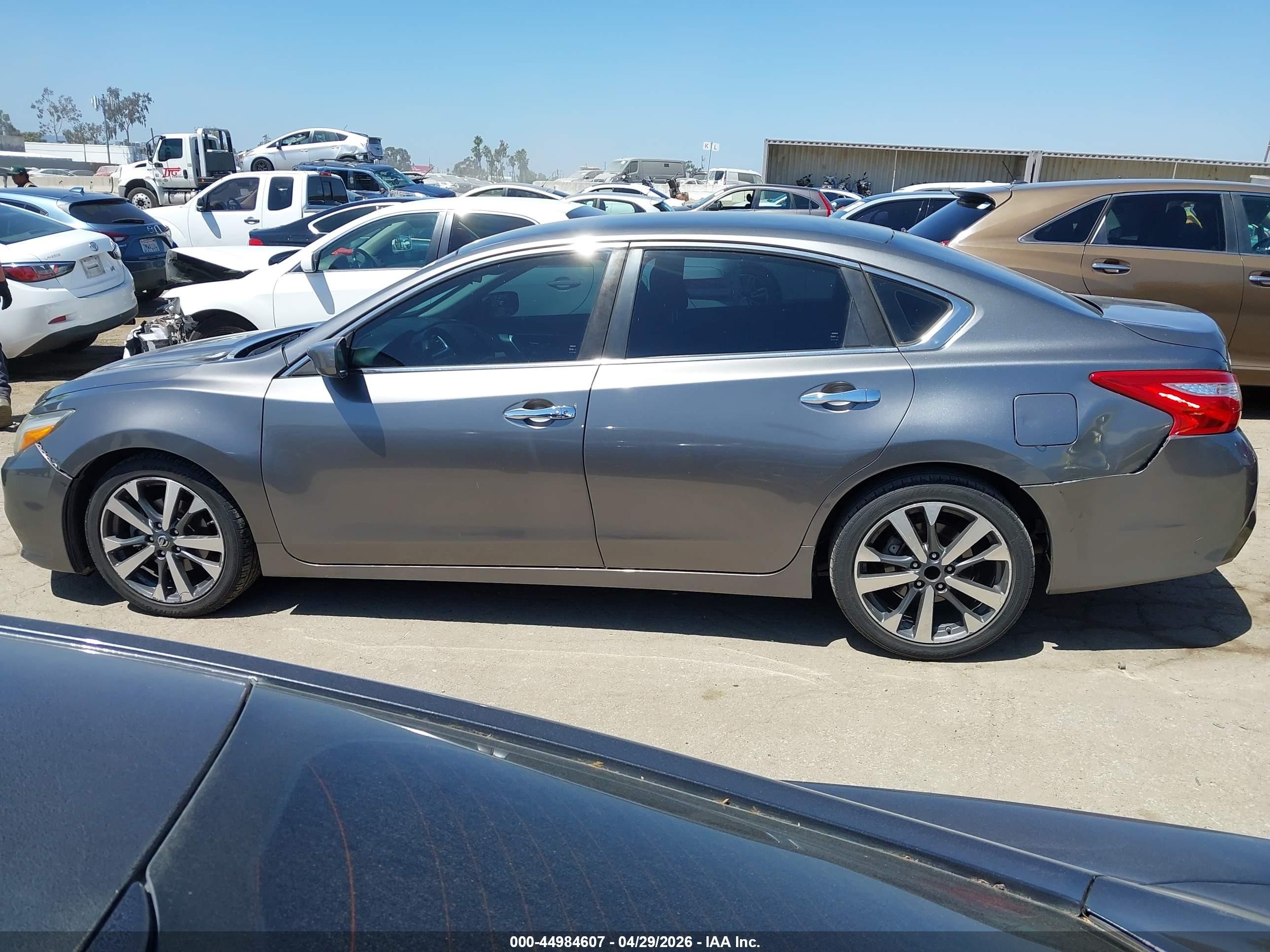2016 Nissan Altima 2.5/2.5 S/2.5 Sl/2.5 Sr/2.5 Sv Серый vin: 1N4AL3AP9GN342929