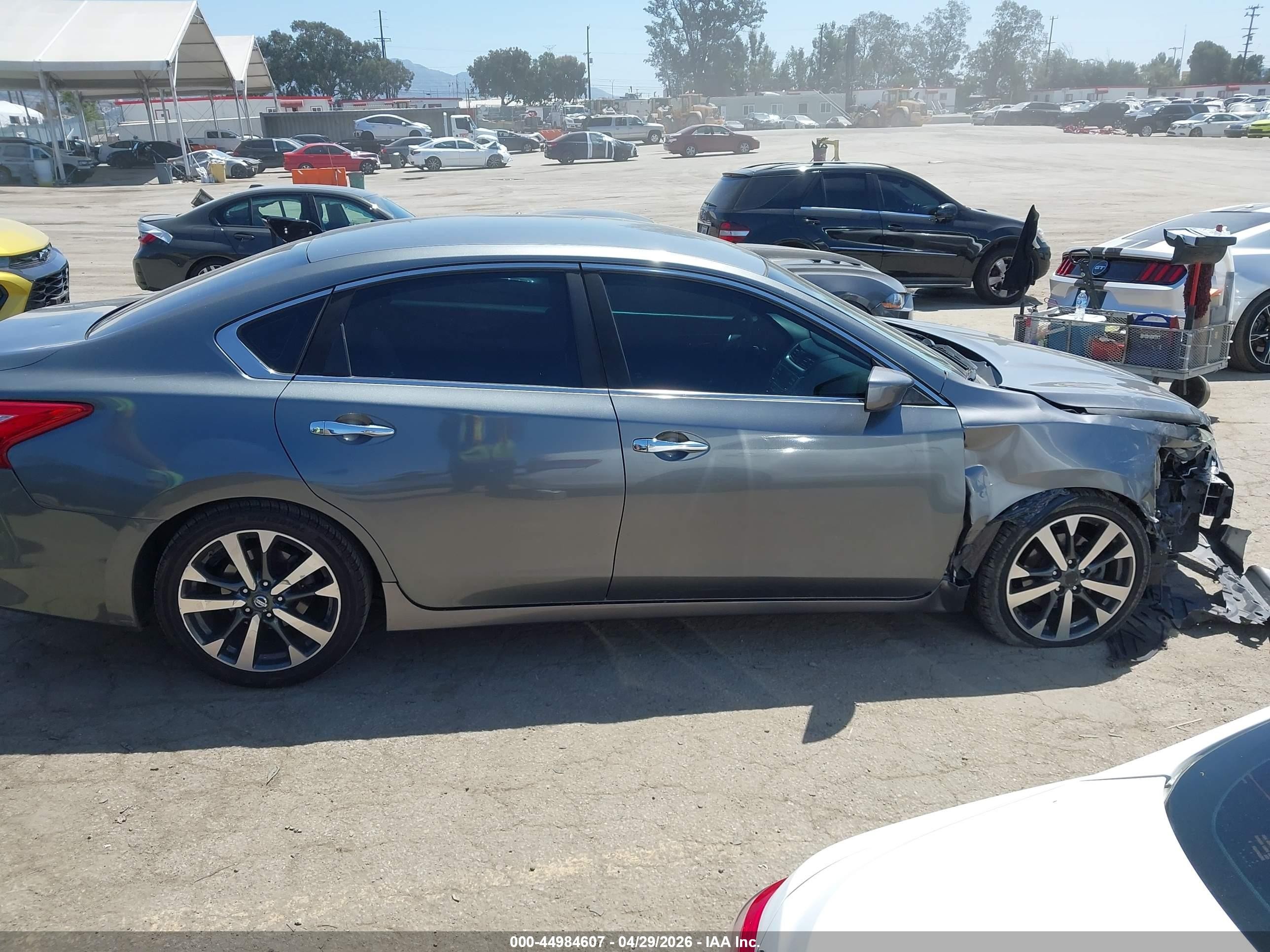 2016 Nissan Altima 2.5/2.5 S/2.5 Sl/2.5 Sr/2.5 Sv Серый vin: 1N4AL3AP9GN342929