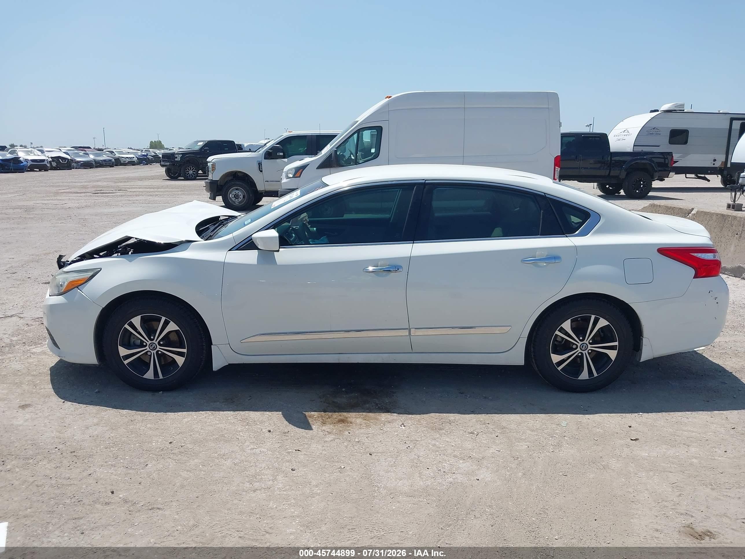 2017 Nissan Altima 2.5 S White vin: 1N4AL3AP9HN323413