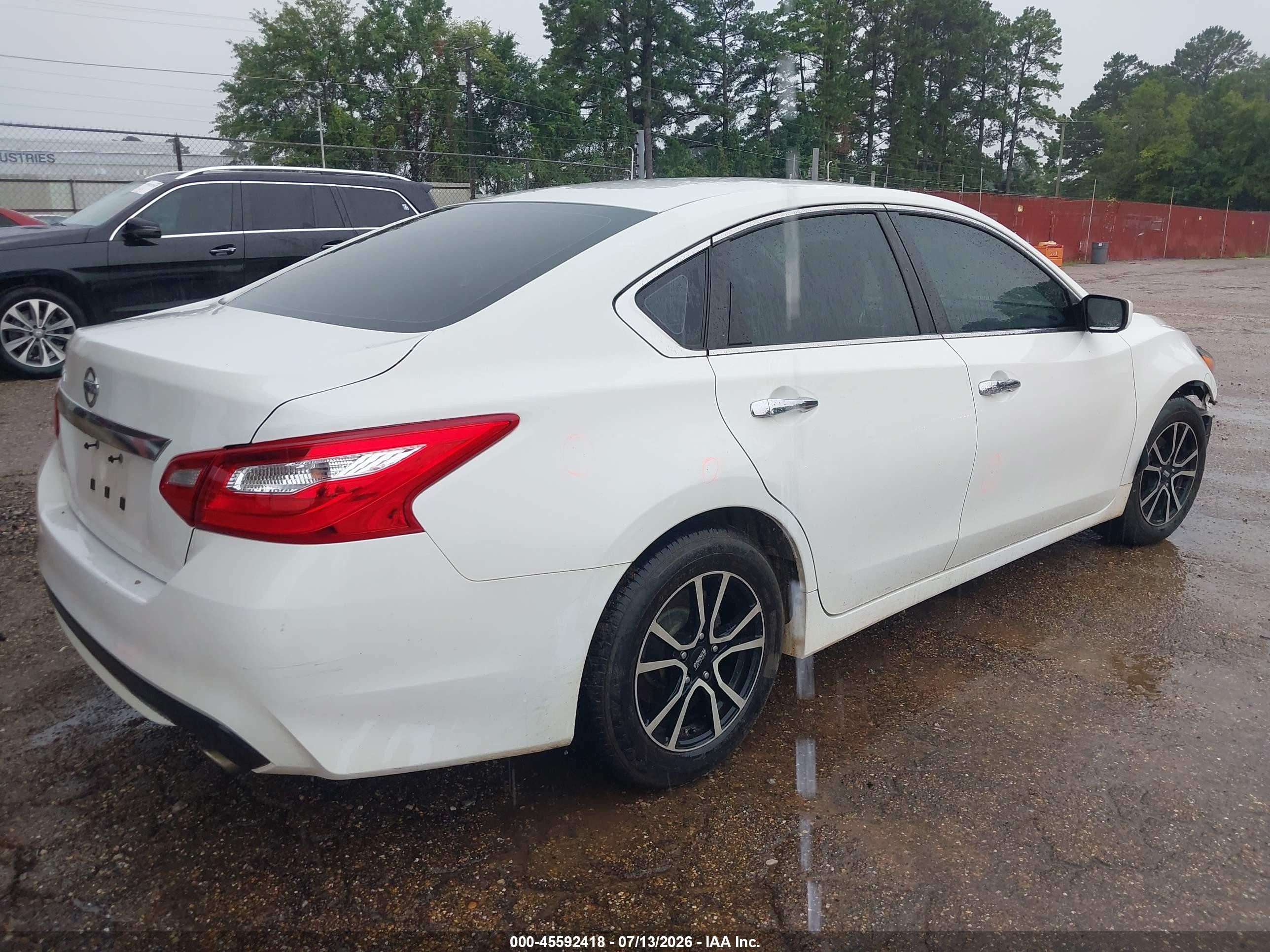 2017 Nissan Altima 2.5 S White vin: 1N4AL3AP9HN350711