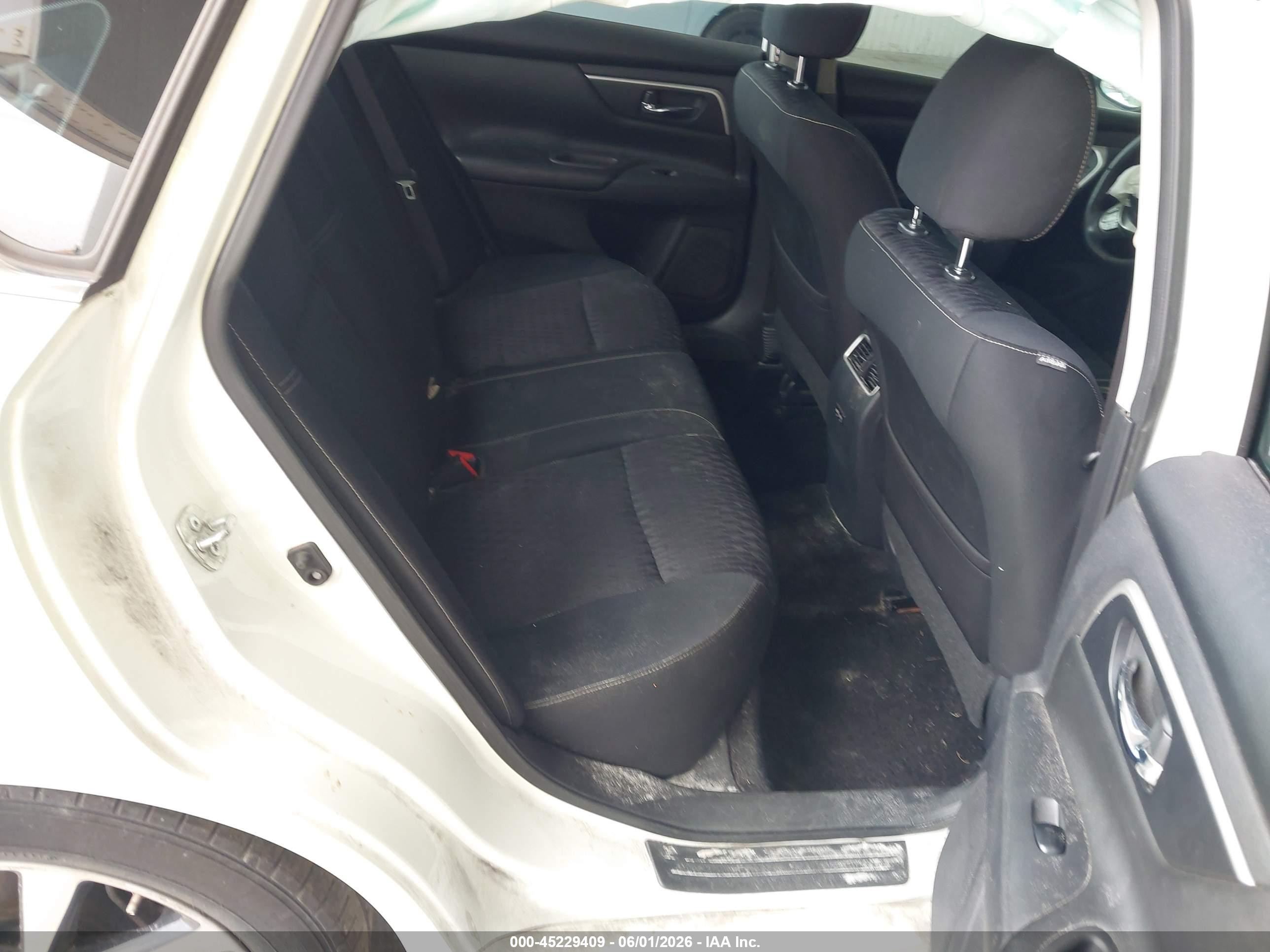 2018 Nissan Altima 2.5 Sv White vin: 1N4AL3AP9JC171053