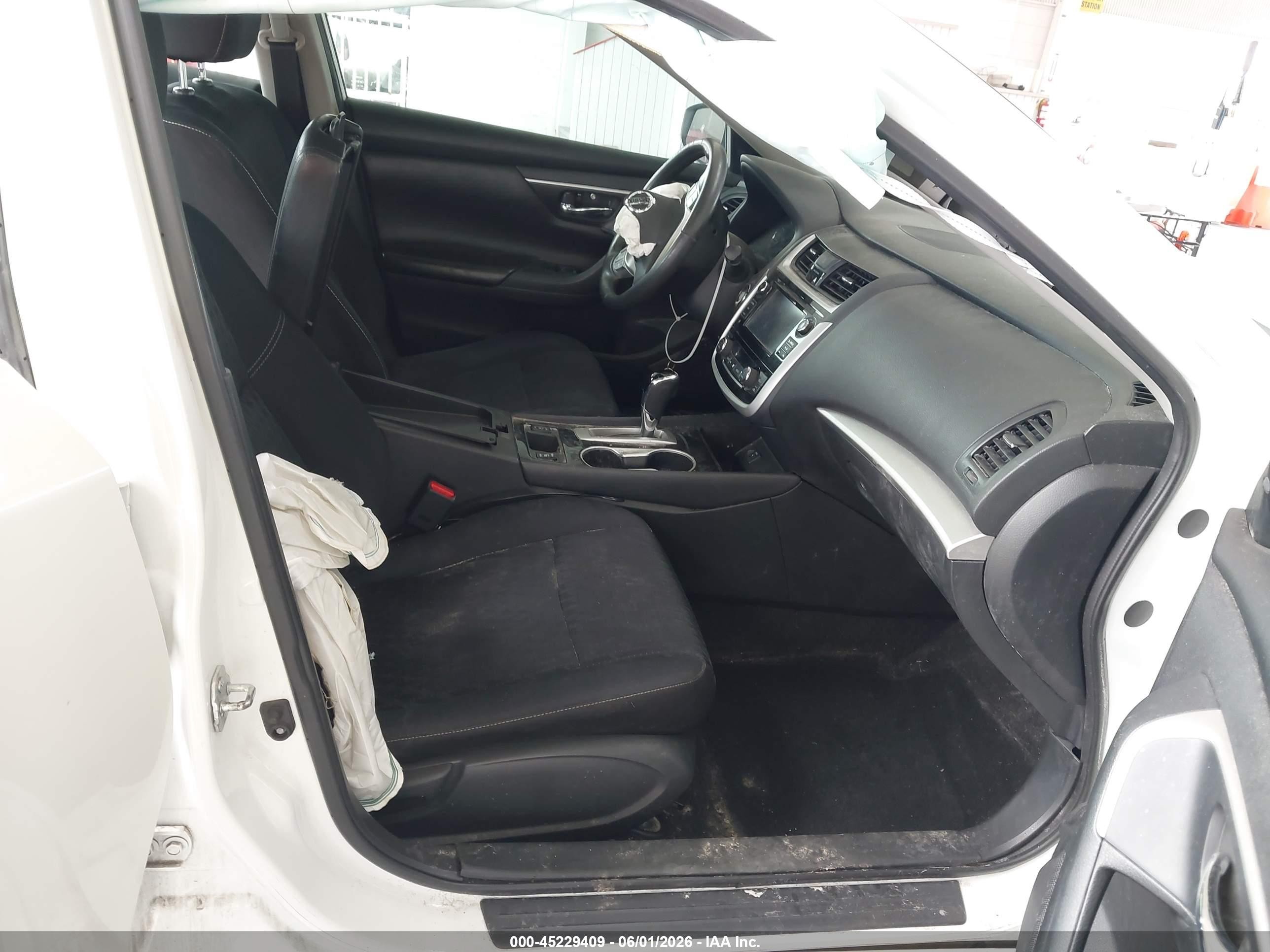 2018 Nissan Altima 2.5 Sv White vin: 1N4AL3AP9JC171053