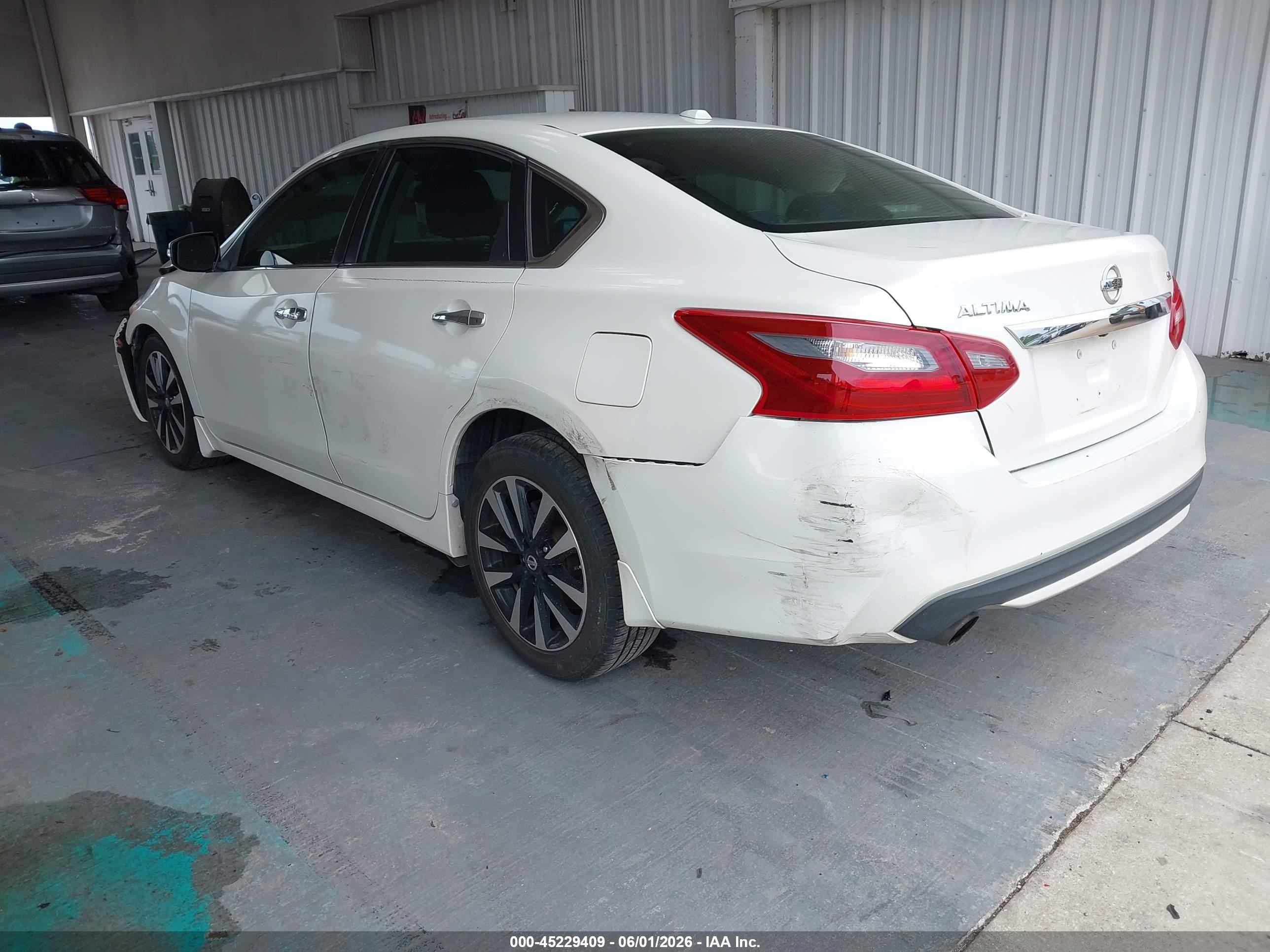 2018 Nissan Altima 2.5 Sv White vin: 1N4AL3AP9JC171053