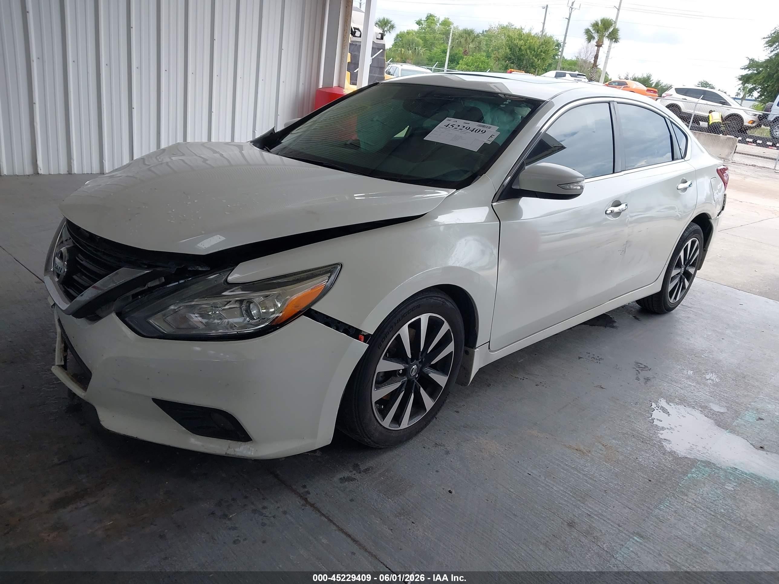 2018 Nissan Altima 2.5 Sv White vin: 1N4AL3AP9JC171053