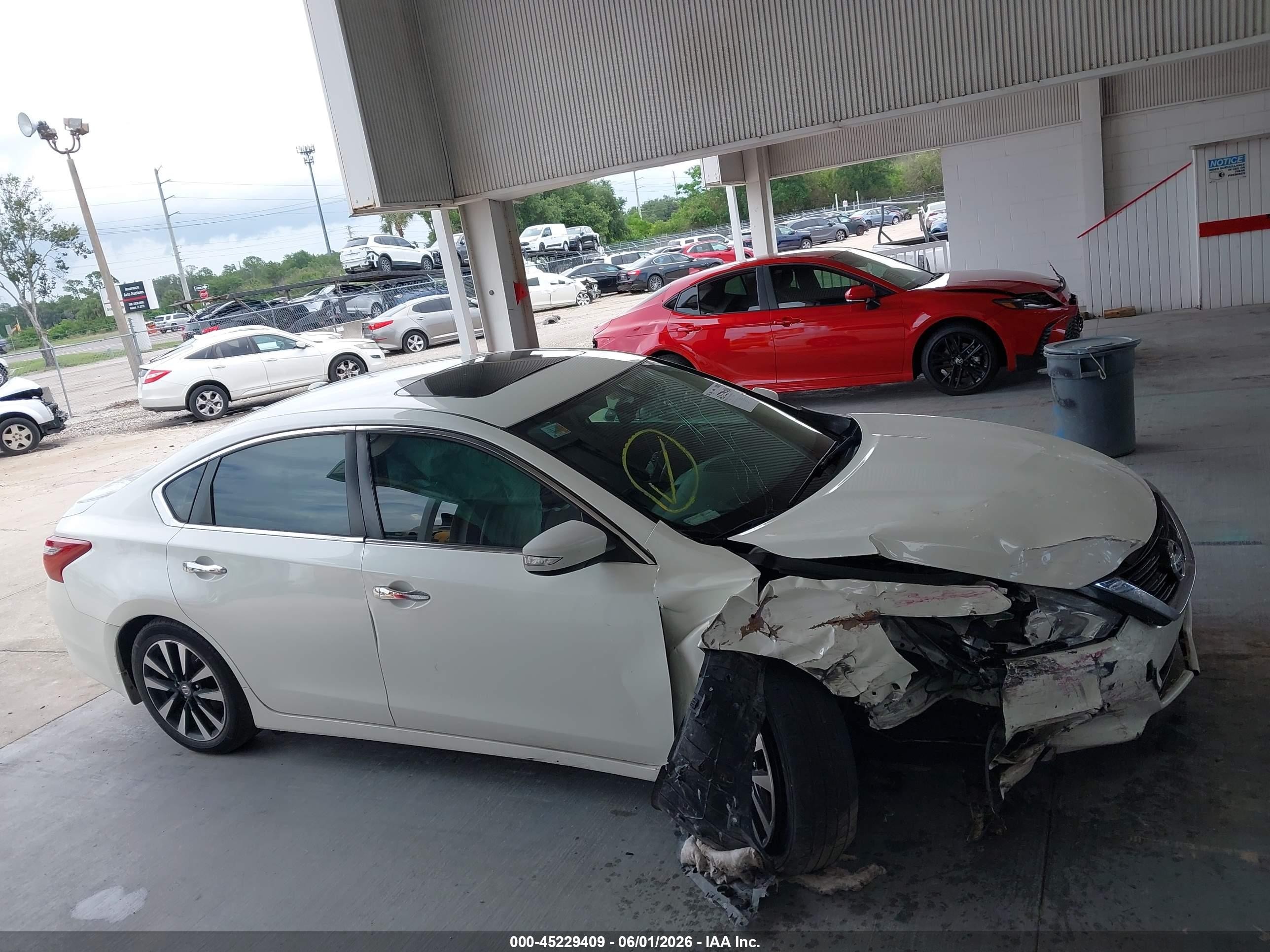 2018 Nissan Altima 2.5 Sv White vin: 1N4AL3AP9JC171053