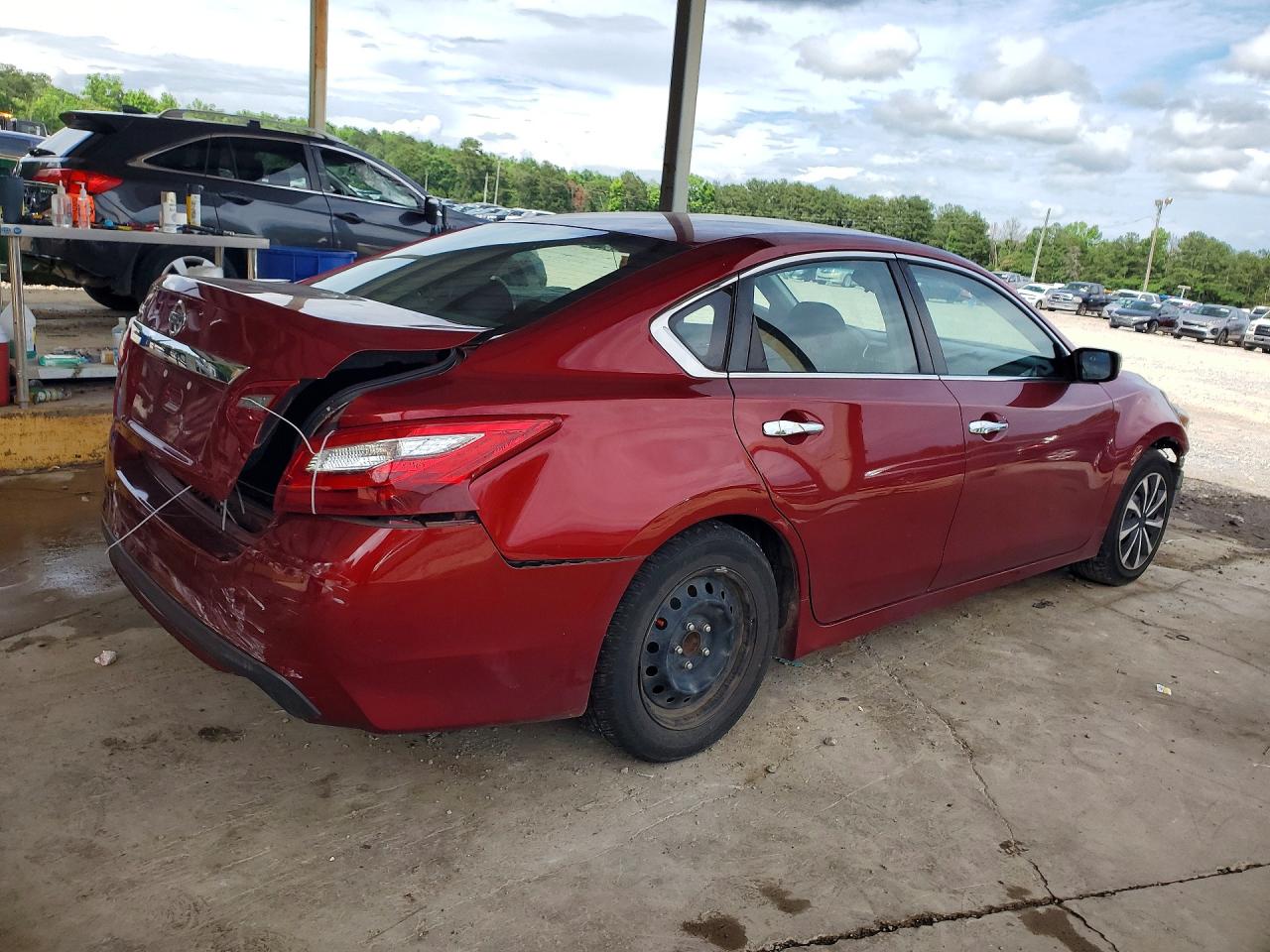 2018 Nissan Altima 2.5 S Red vin: 1N4AL3AP9JC246074