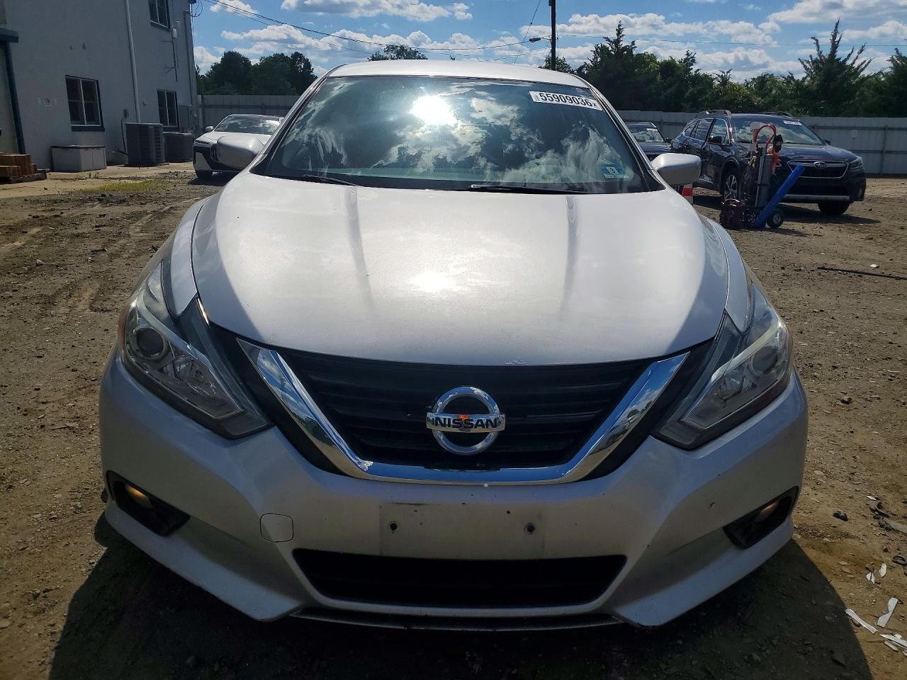 2018 Nissan Altima 2.5 Sv Silver vin: 1N4AL3AP9JC248794