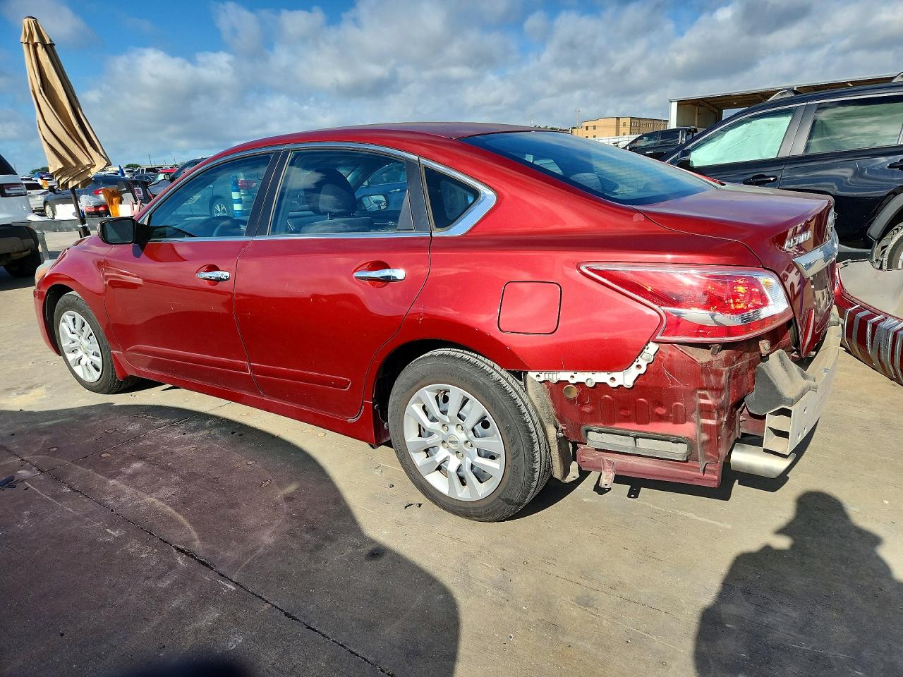 2013 Nissan Altima 2.5 Red vin: 1N4AL3APXDC102053