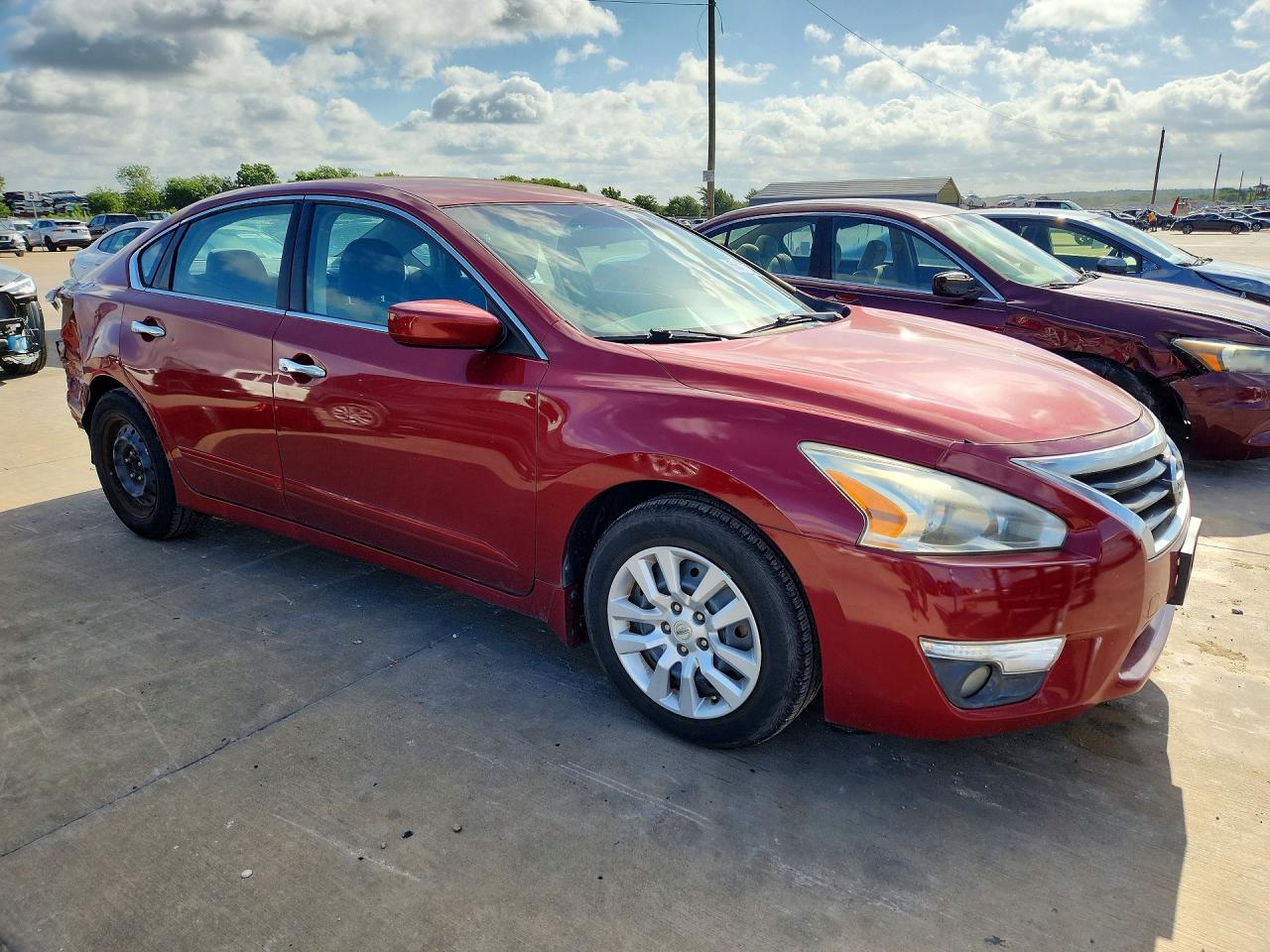 2013 Nissan Altima 2.5 Red vin: 1N4AL3APXDC102053