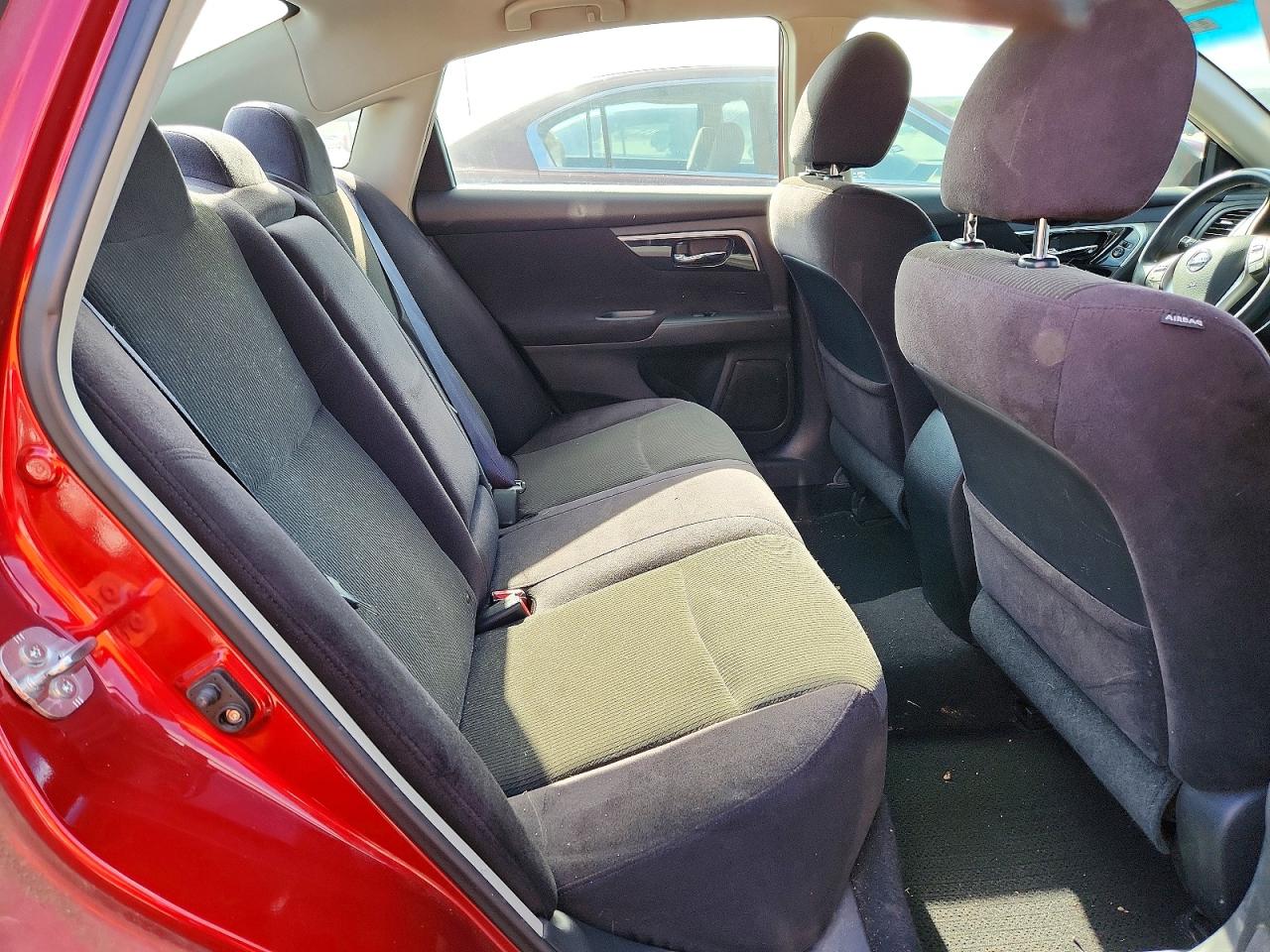 2013 Nissan Altima 2.5 Red vin: 1N4AL3APXDC102053