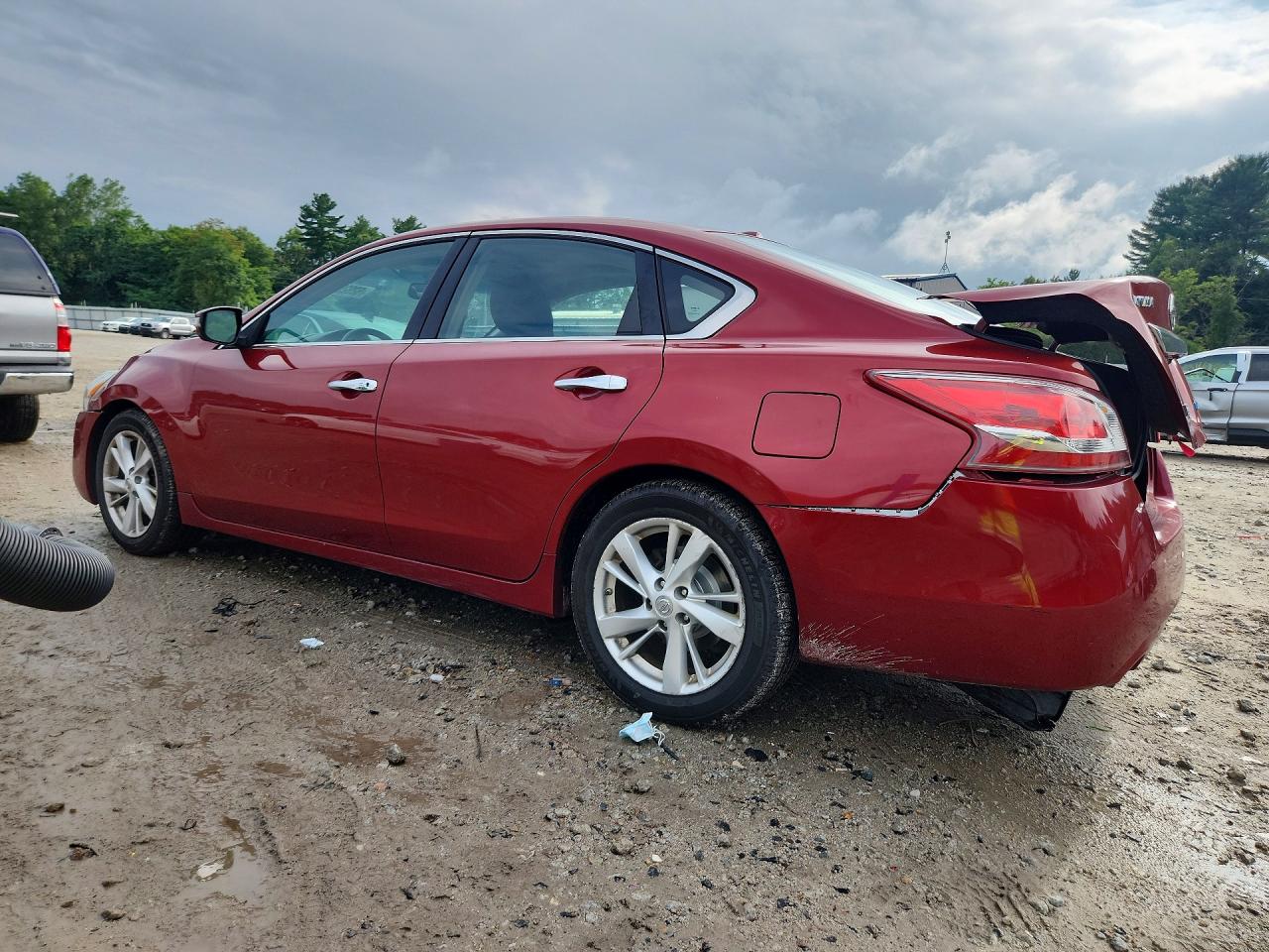 2013 Nissan Altima 2.5 Red vin: 1N4AL3APXDC110816