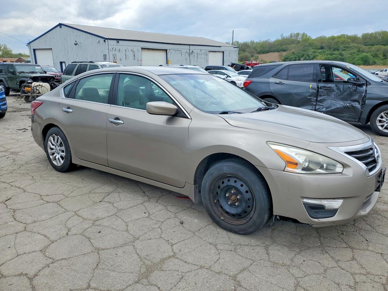 2013 Nissan Altima 2.5 Beige vin: 1N4AL3APXDC135280