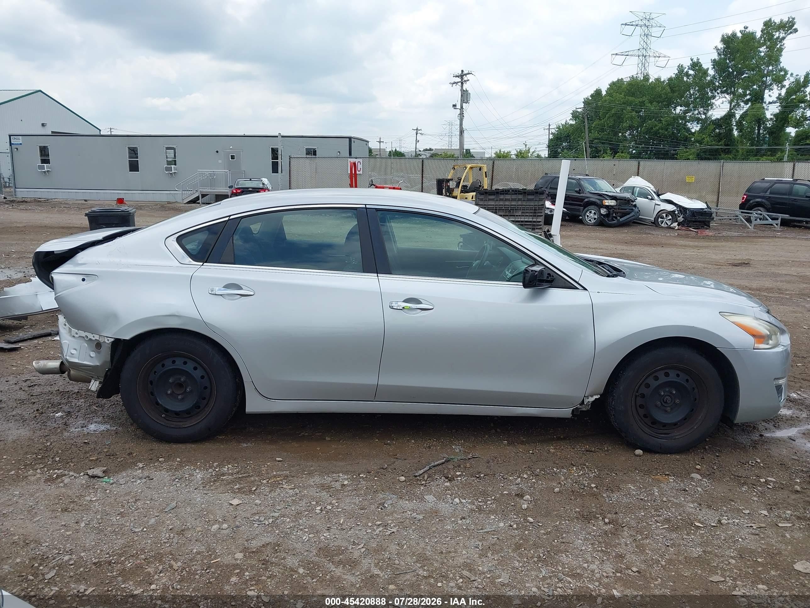 2013 Nissan Altima 2.5 S Silver vin: 1N4AL3APXDC150393