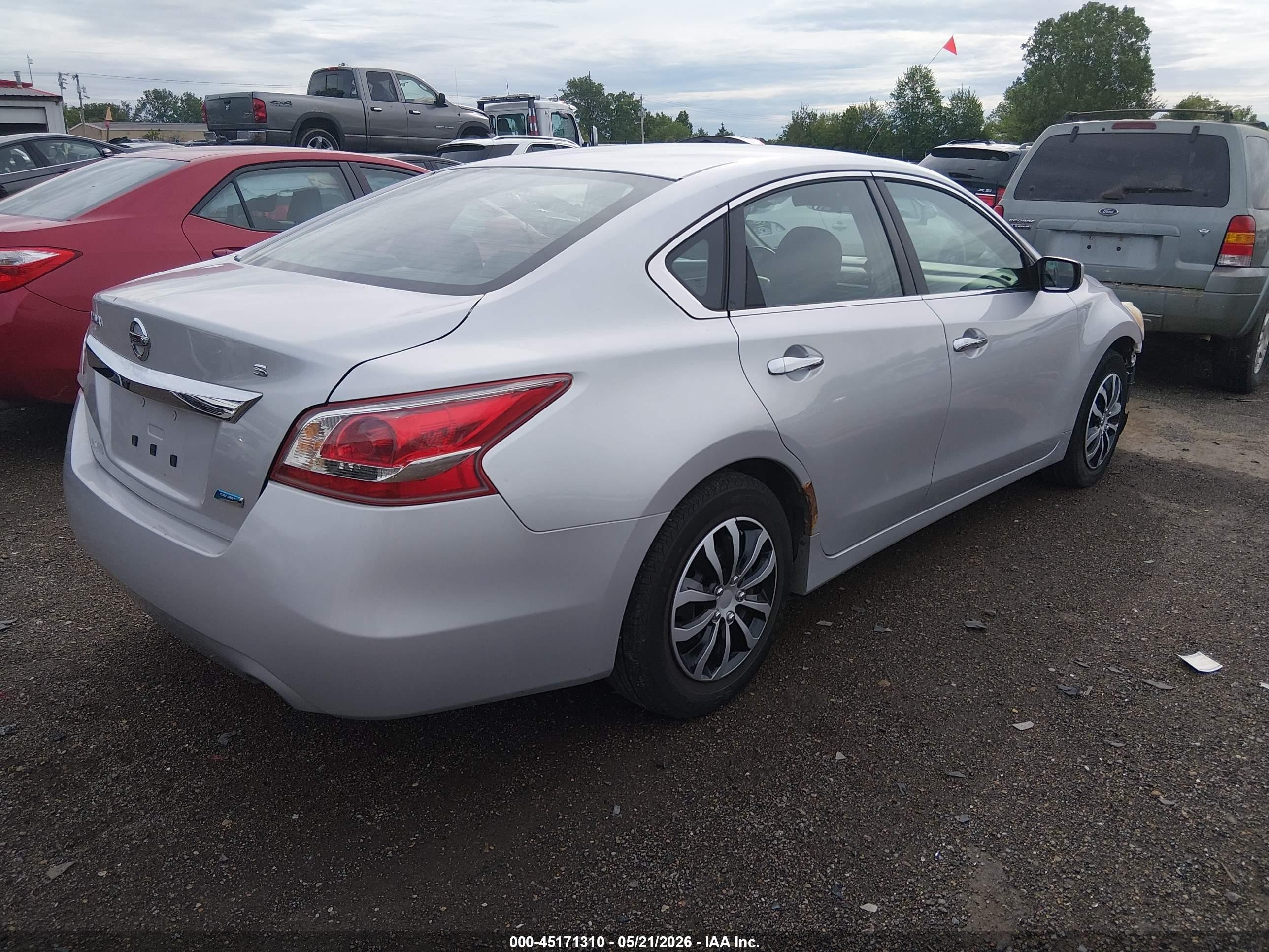 2013 Nissan Altima 2.5 S Silver vin: 1N4AL3APXDC151804