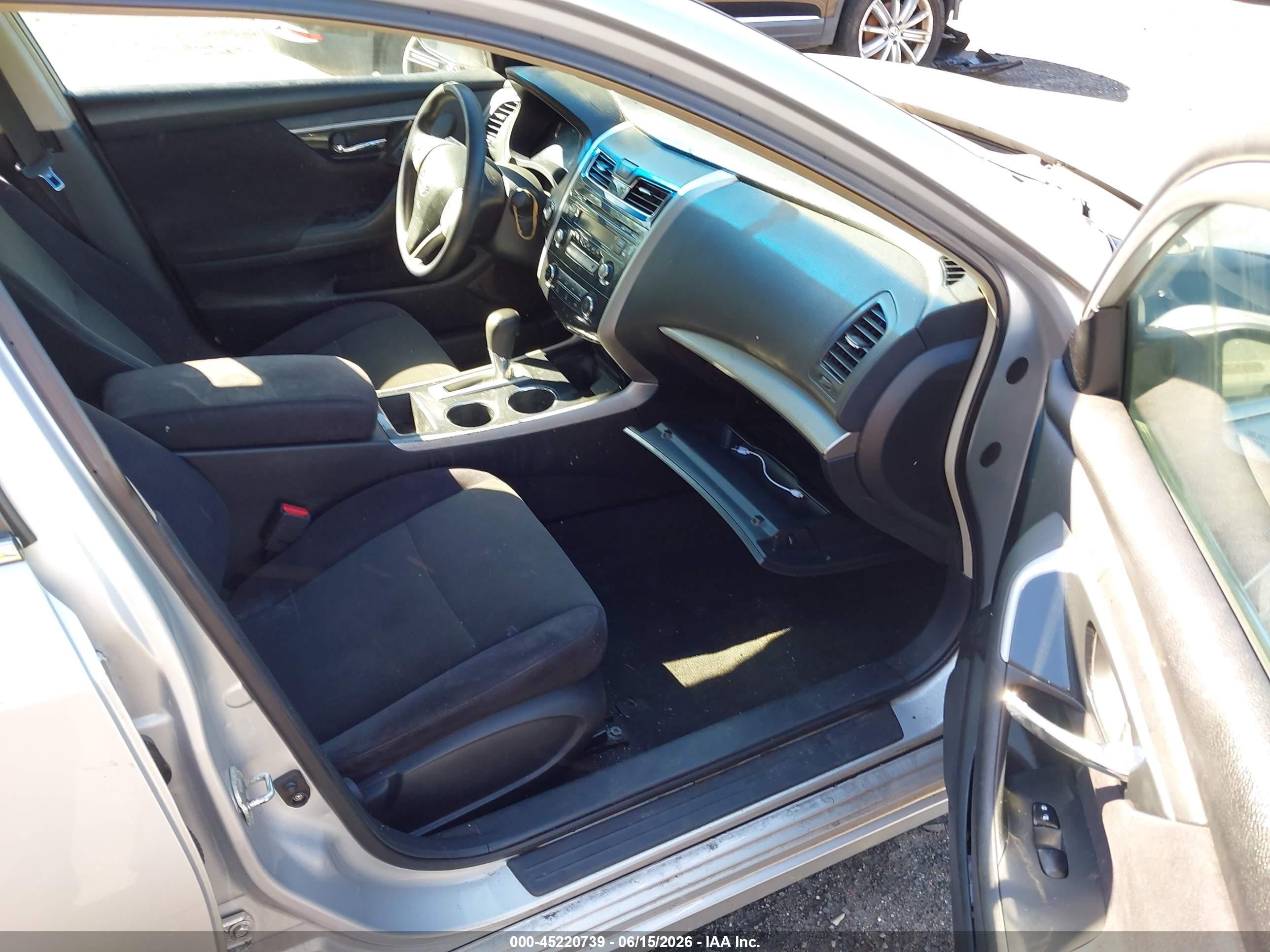 2013 Nissan Altima 2.5 S Silver vin: 1N4AL3APXDC204095