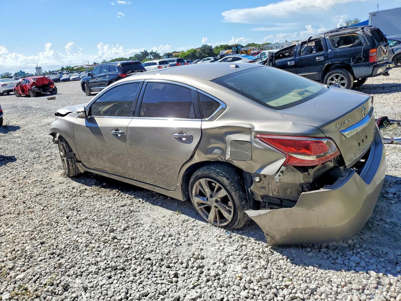 2013 Nissan Altima 2.5 Gold vin: 1N4AL3APXDC204968