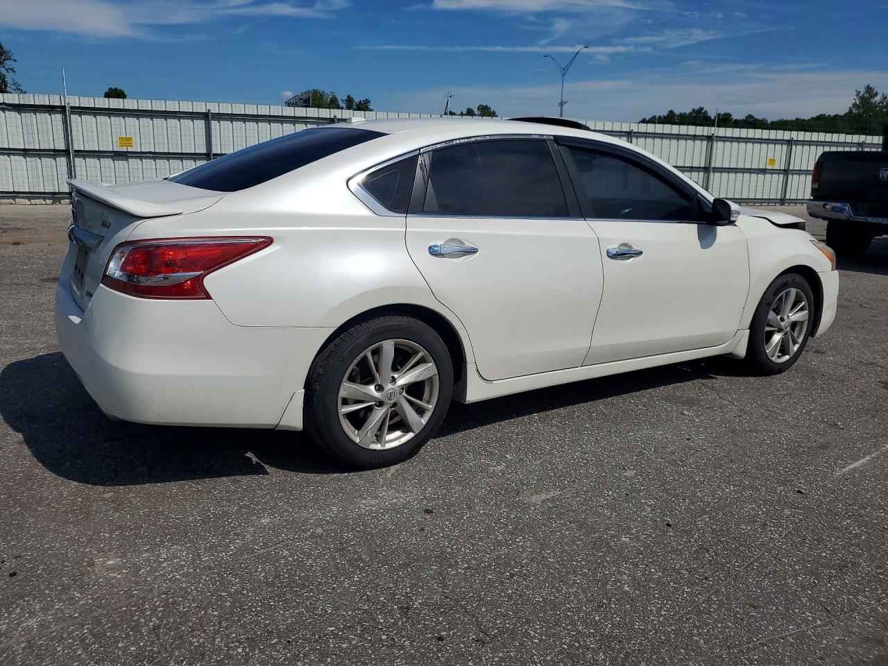 2013 Nissan Altima 2.5/s/sv/sl White vin: 1N4AL3APXDC245312