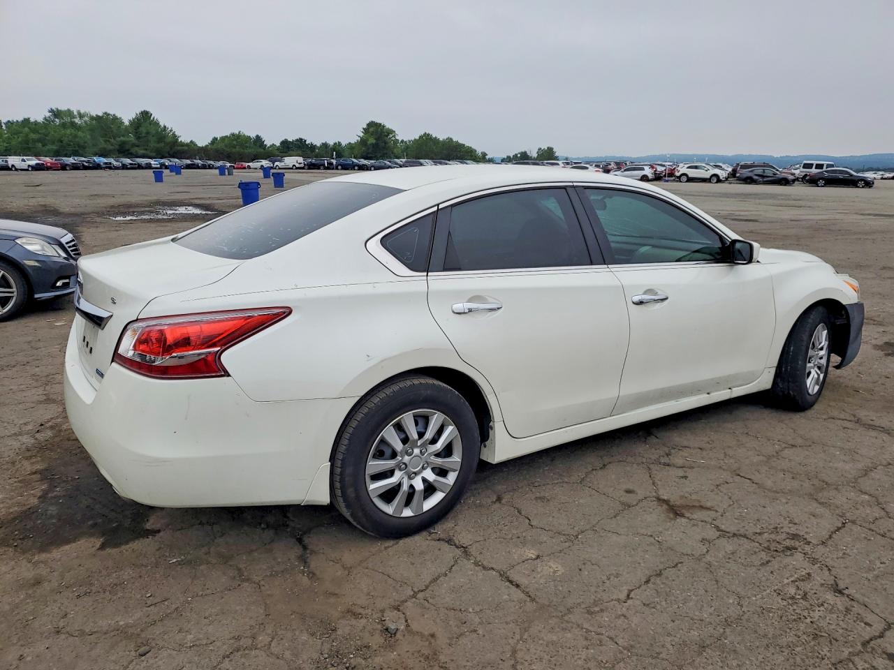 2013 Nissan Altima 2.5/s/sv/sl White vin: 1N4AL3APXDC922701