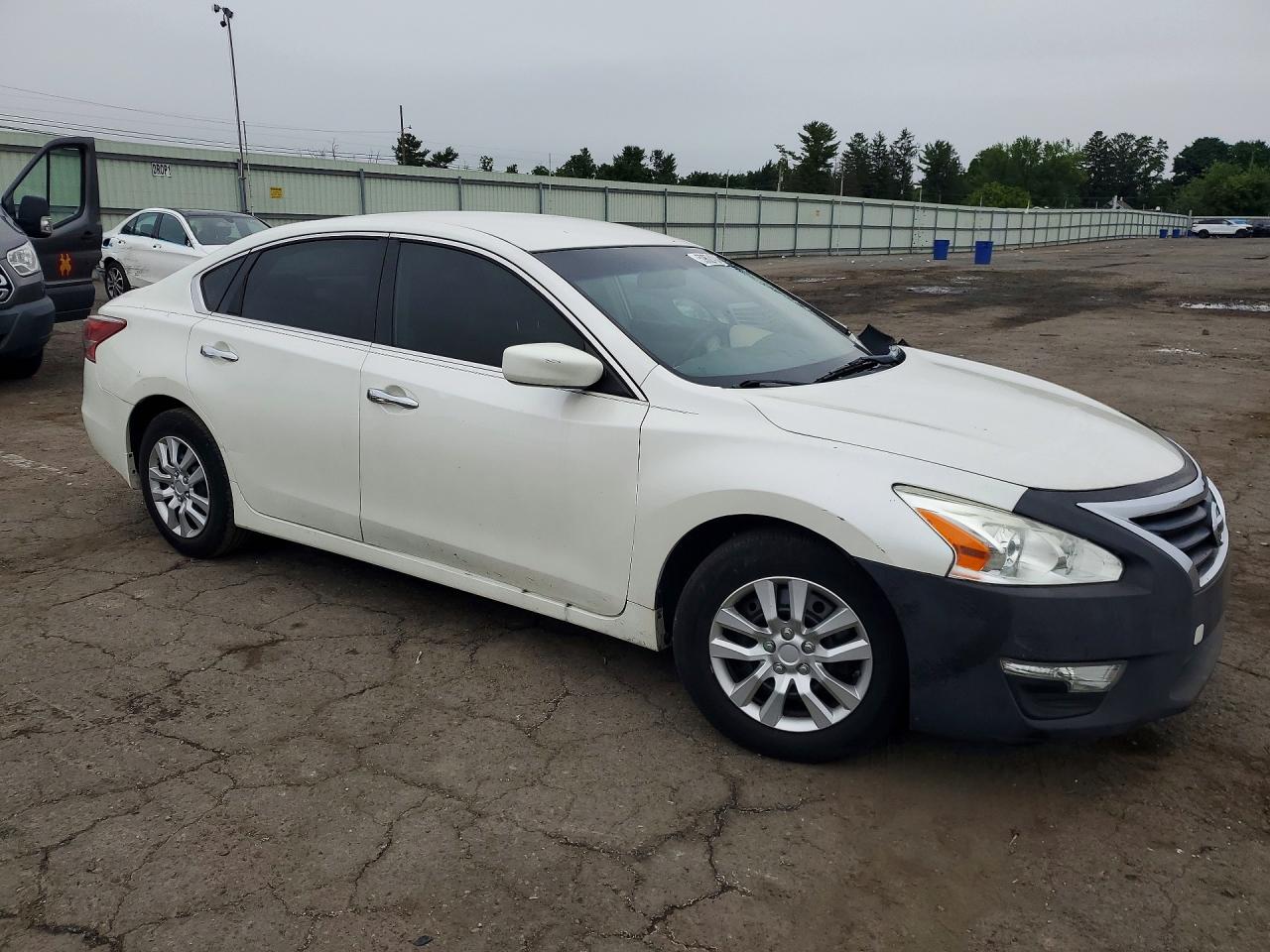 2013 Nissan Altima 2.5/s/sv/sl White vin: 1N4AL3APXDC922701