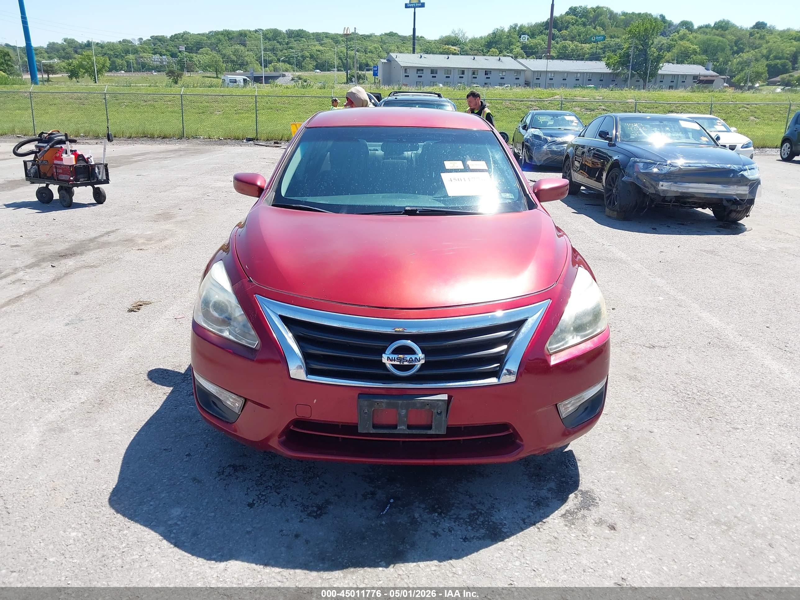 2013 Nissan Altima 2.5 S Red vin: 1N4AL3APXDN420100