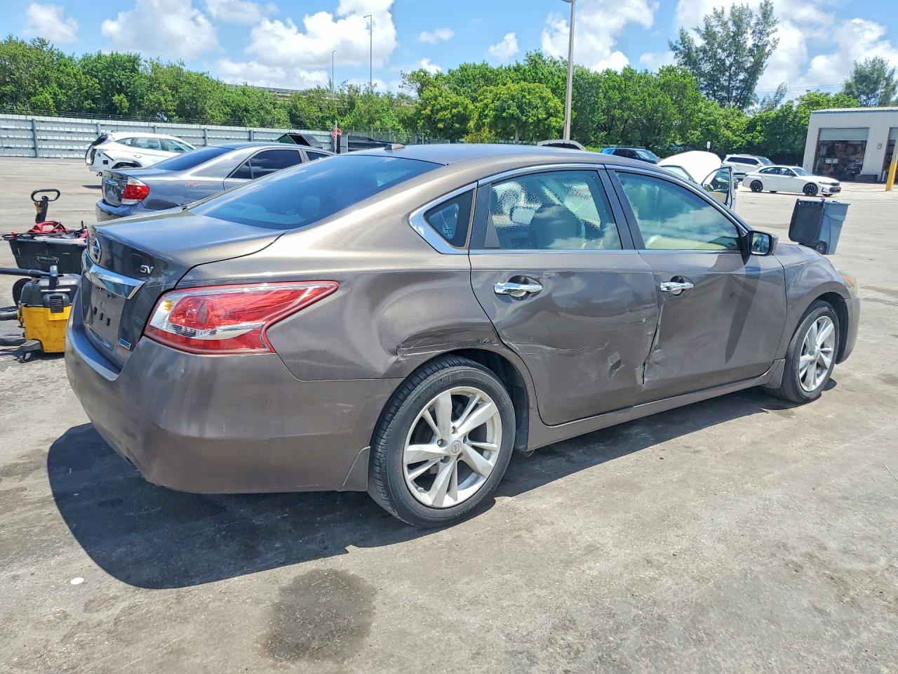 2013 Nissan Altima 2.5 Коричневый vin: 1N4AL3APXDN447832