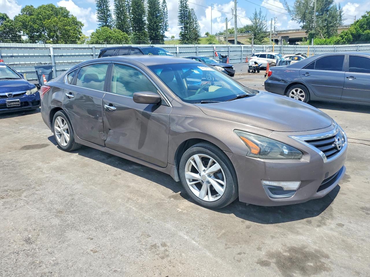 2013 Nissan Altima 2.5 Коричневый vin: 1N4AL3APXDN447832