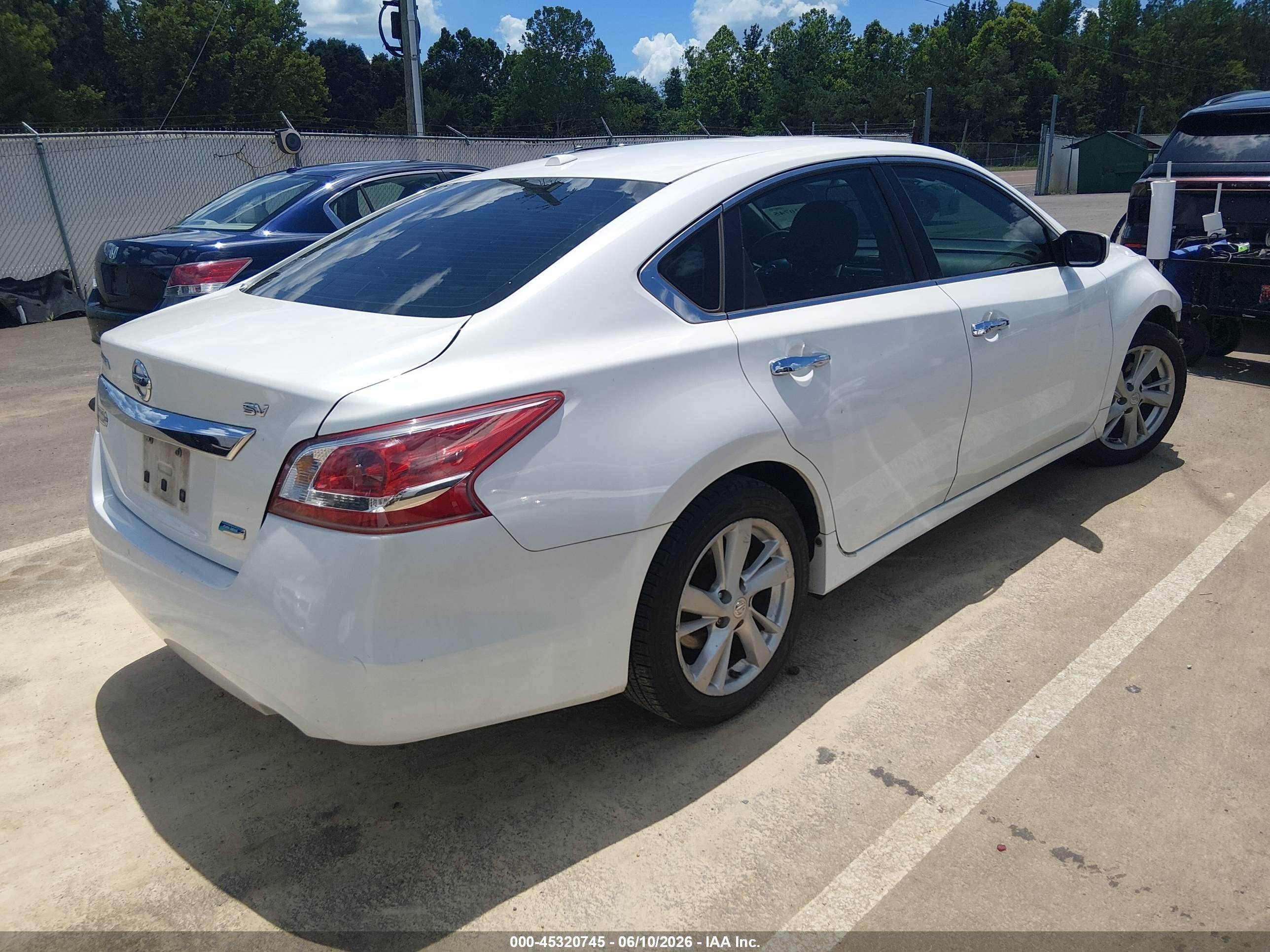 2013 Nissan Altima 2.5 Sv White vin: 1N4AL3APXDN457230