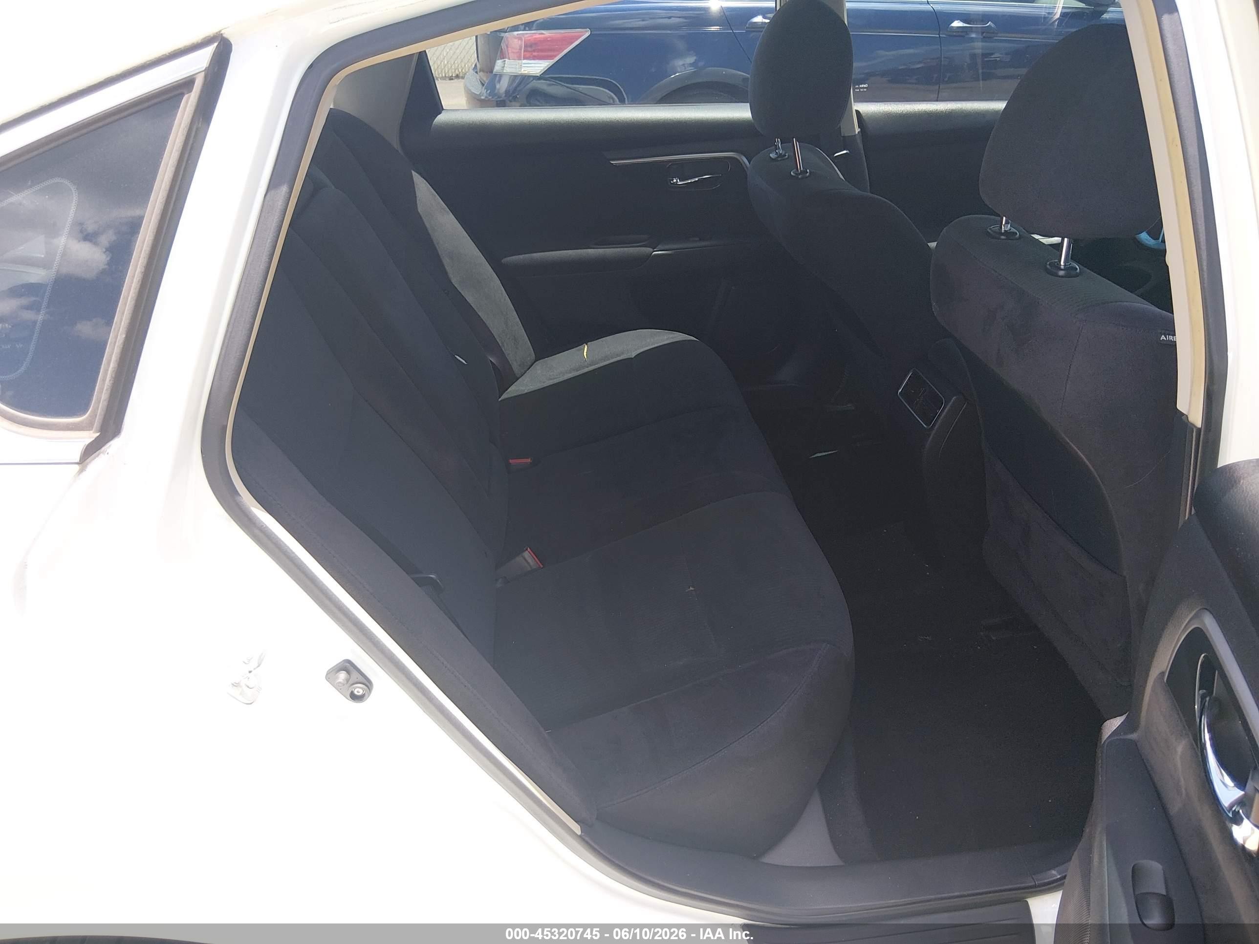 2013 Nissan Altima 2.5 Sv White vin: 1N4AL3APXDN457230