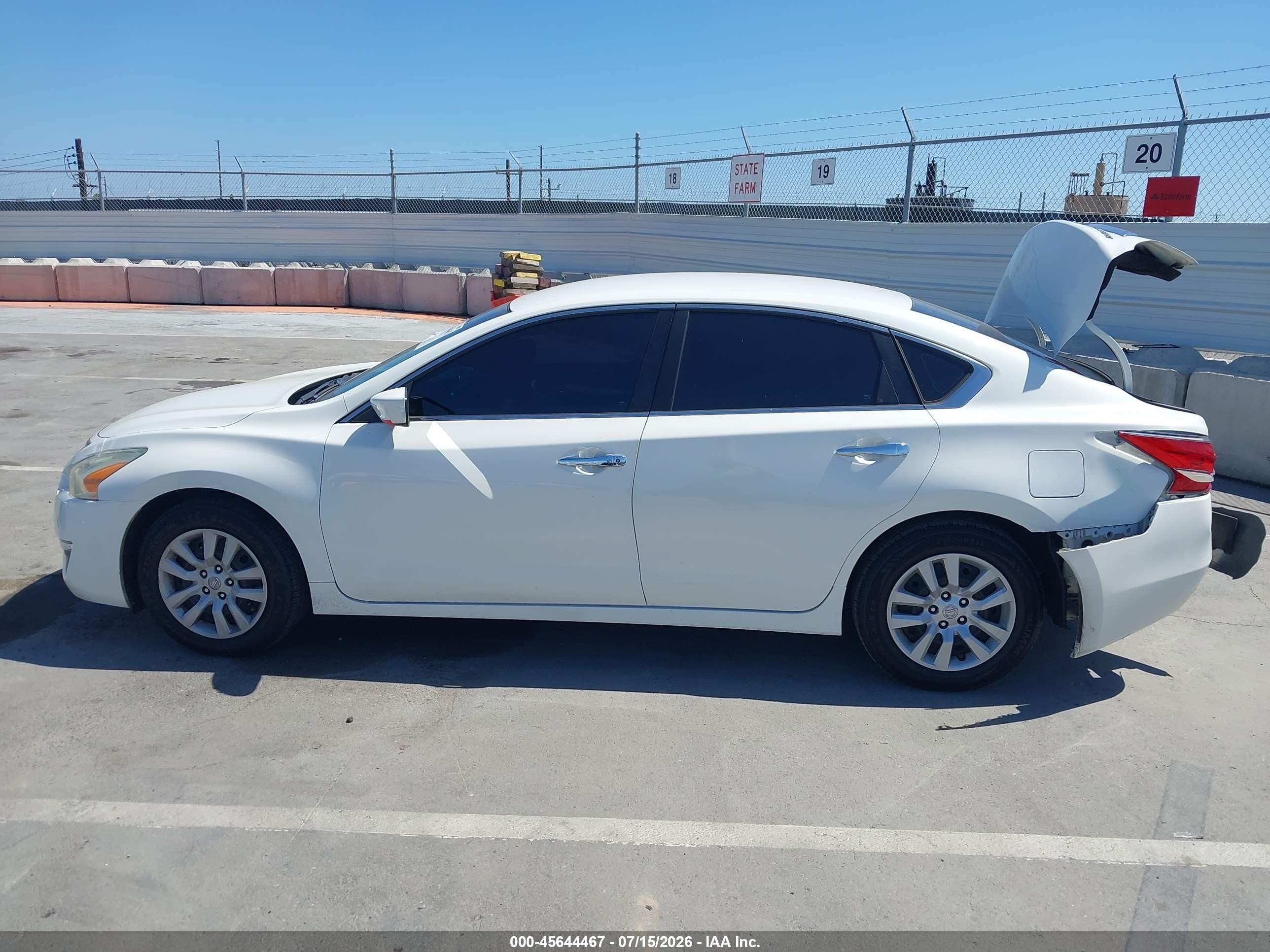 2013 Nissan Altima 2.5 S White vin: 1N4AL3APXDN488056
