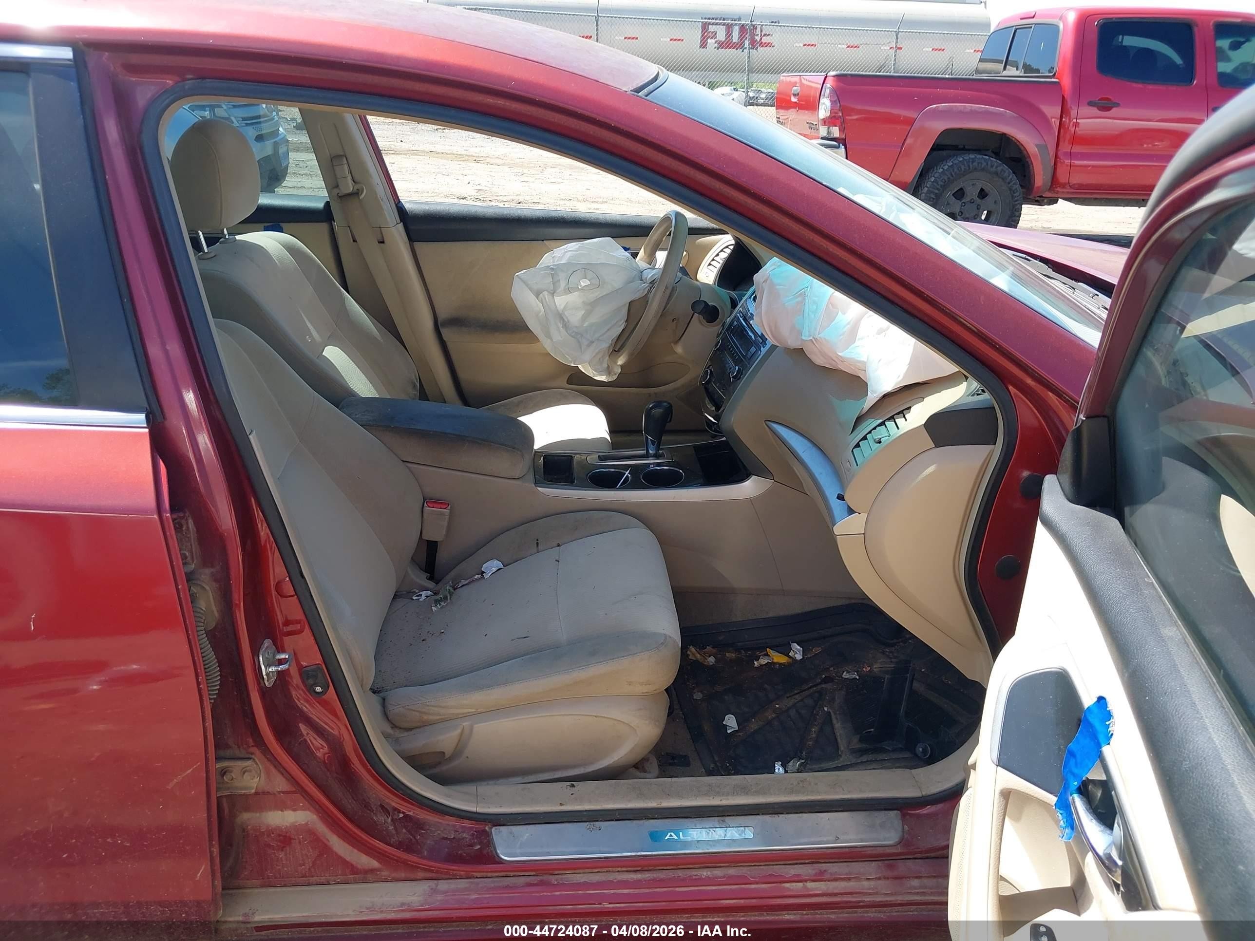 2013 Nissan Altima 2.5 S Red vin: 1N4AL3APXDN526403