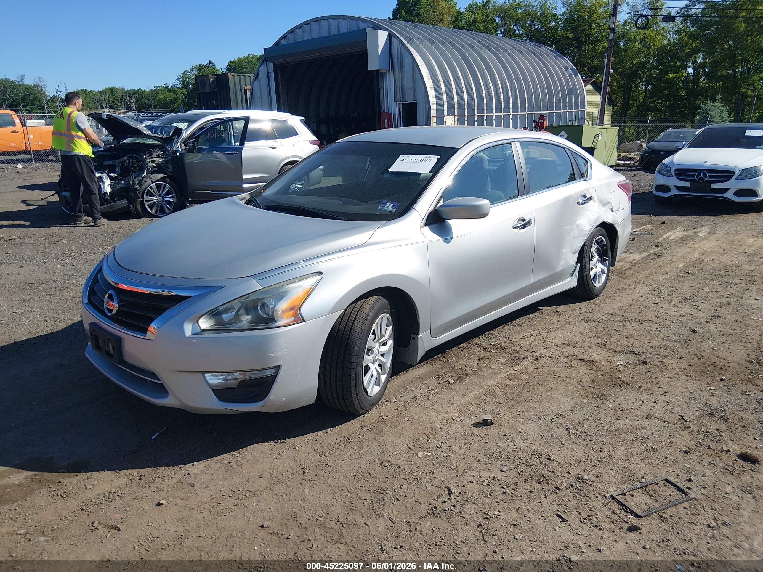 2013 Nissan Altima 2.5 S Silver vin: 1N4AL3APXDN535277