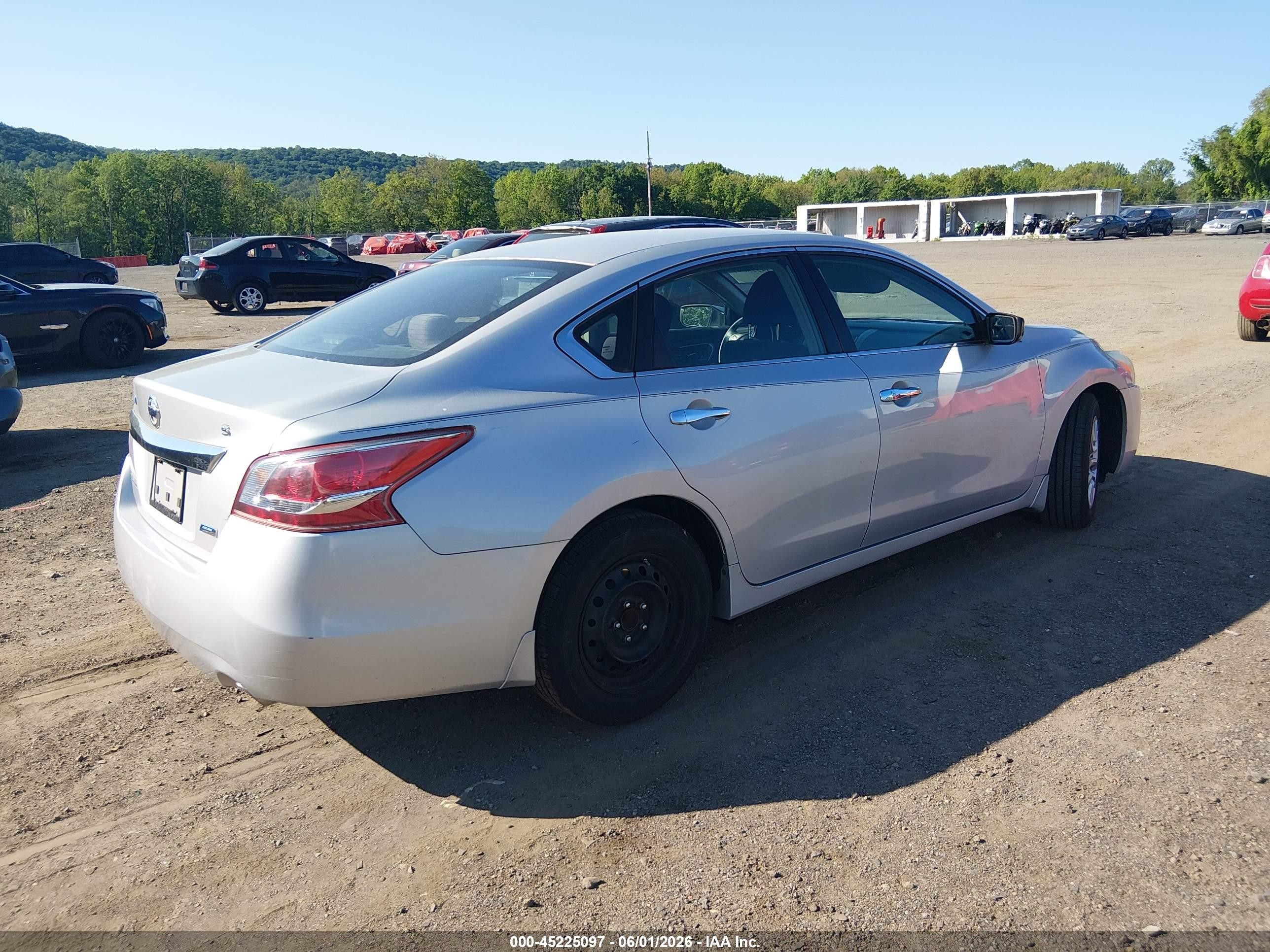2013 Nissan Altima 2.5 S Silver vin: 1N4AL3APXDN535277