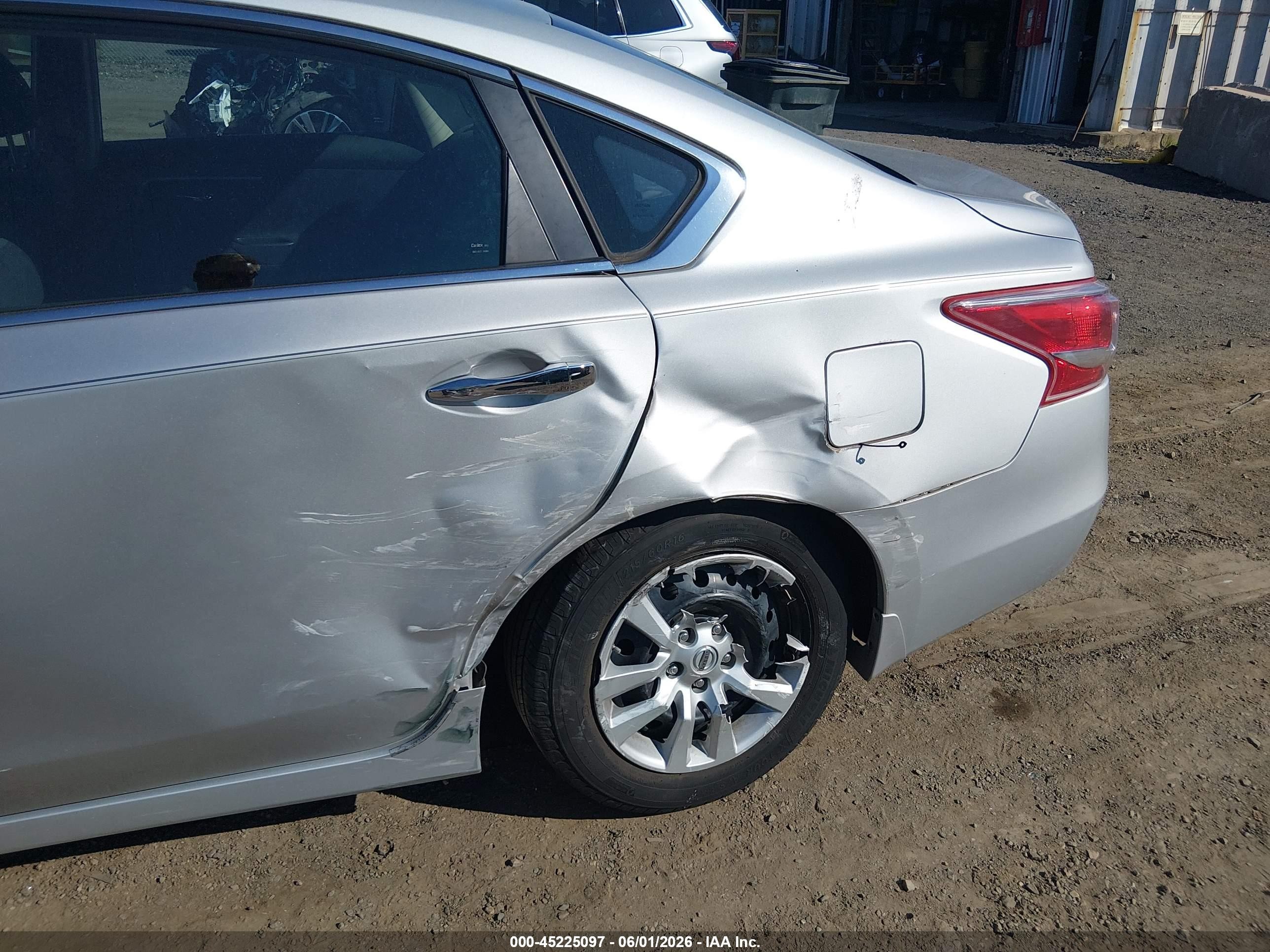 2013 Nissan Altima 2.5 S Silver vin: 1N4AL3APXDN535277