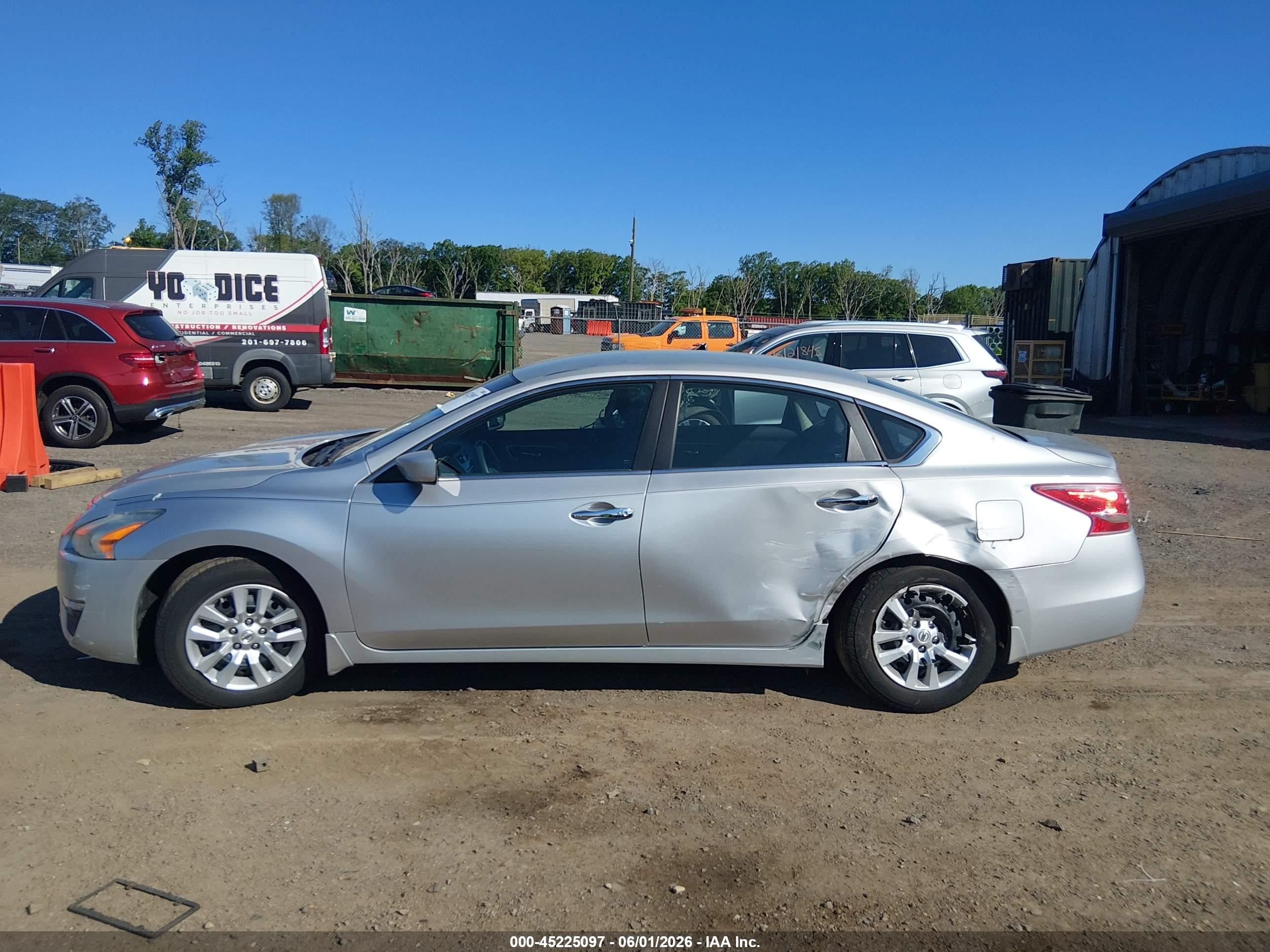 2013 Nissan Altima 2.5 S Silver vin: 1N4AL3APXDN535277