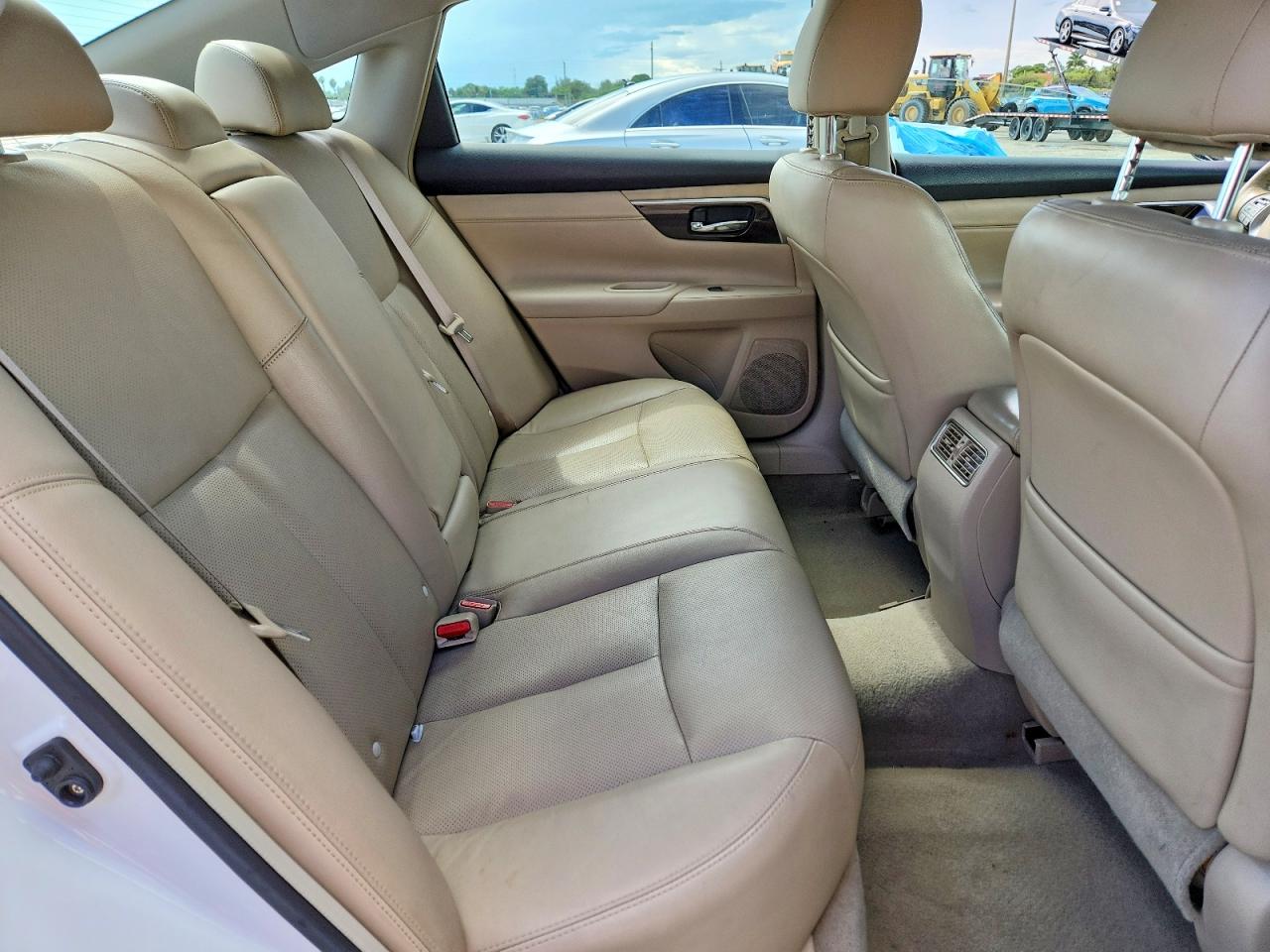 2013 Nissan Altima 2.5 Белый vin: 1N4AL3APXDN551530